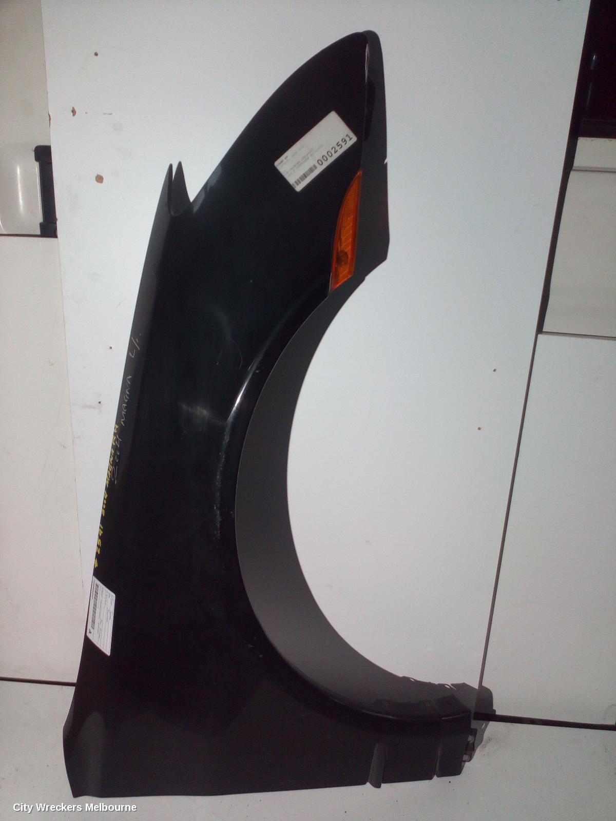MITSUBISHI MAGNA RIGHT GUARD, TL 06/2003 - 08/2005 - Image 2