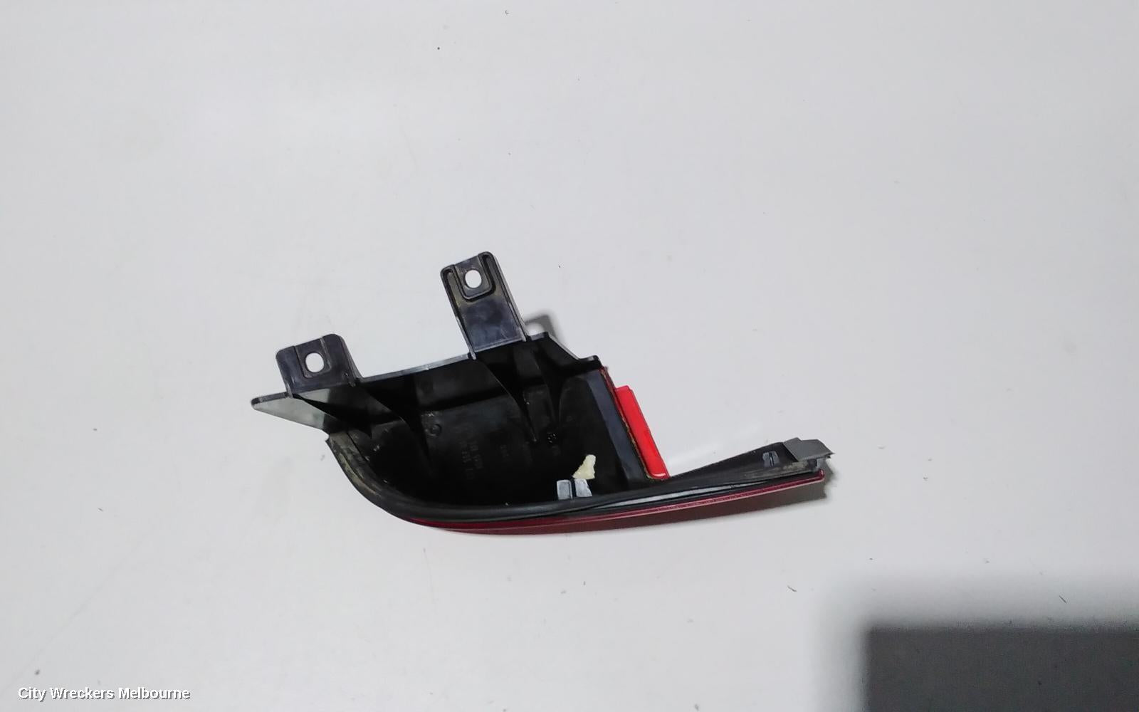 MERCEDES VITO RIGHT TAILLIGHT, UPPER BARN DOOR, 639, 02/2006 - 02/2015 - Image 3