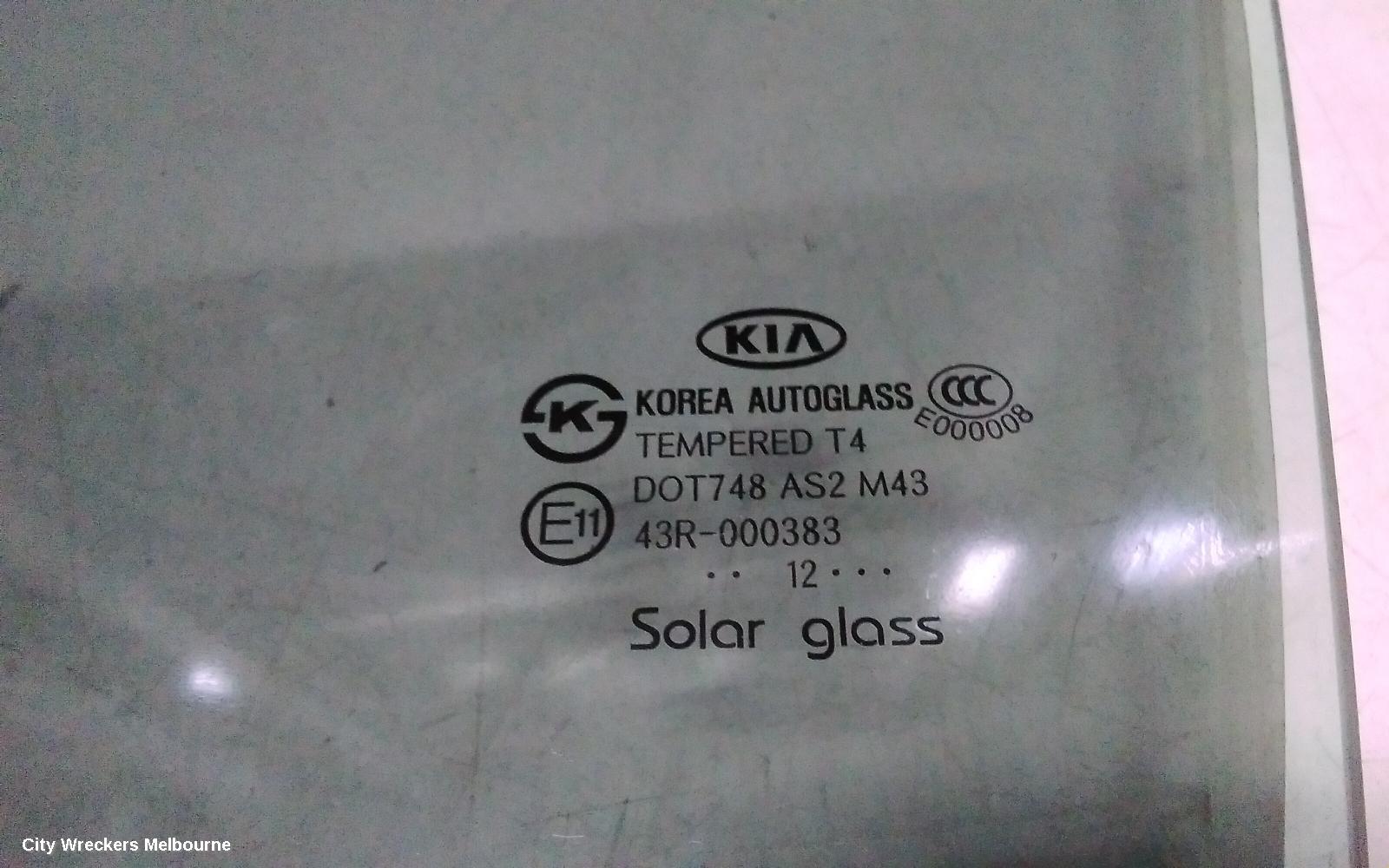 KIA SORENTO LEFT FRONT DOOR WINDOW, XM, 10/2009 - 09/2012 - Image 3