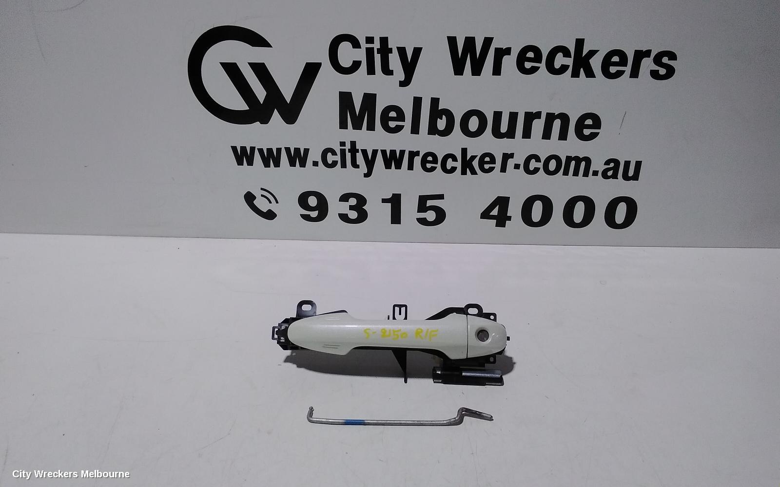 TOYOTA KLUGER DOOR HANDLE, OUTER, RH FRONT, NON KEYLESS ENTRY TYPE, GSU50/GSU55, 03/2014 - 02/2021 - Image 2