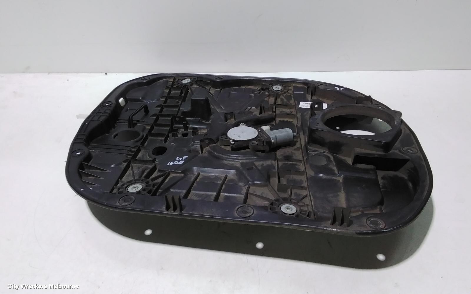 KIA CARNIVAL/GRAND CARNIVAL LEFT FRONT WINDOW REG/MOTOR, YP, 02/2015 - 10/2020 - Image 1