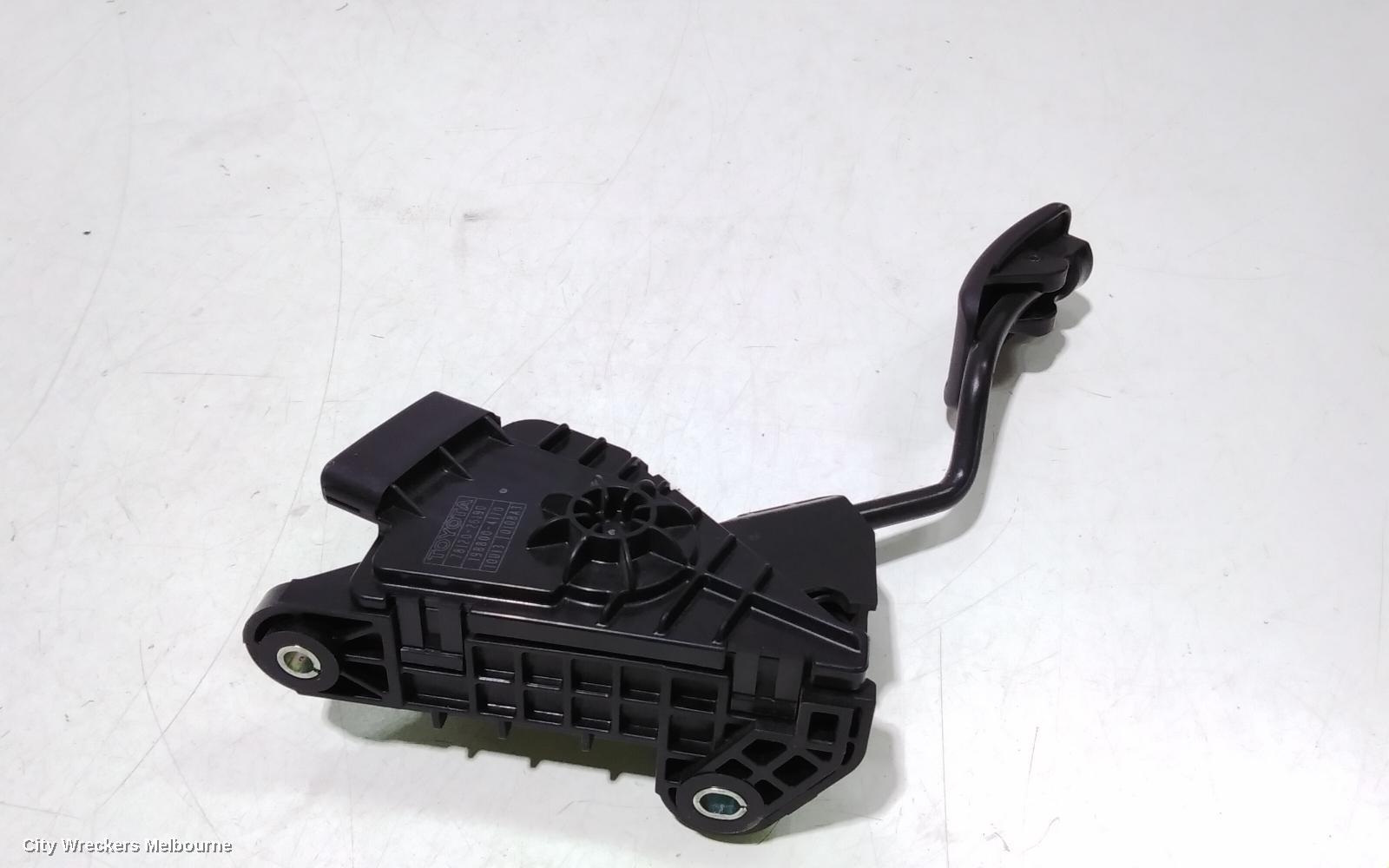 TOYOTA HIACE PEDAL ASSEMBLY, ACCELERATOR PEDAL, TRH/KDH, 12/2016 - 04/2019 - Image 3