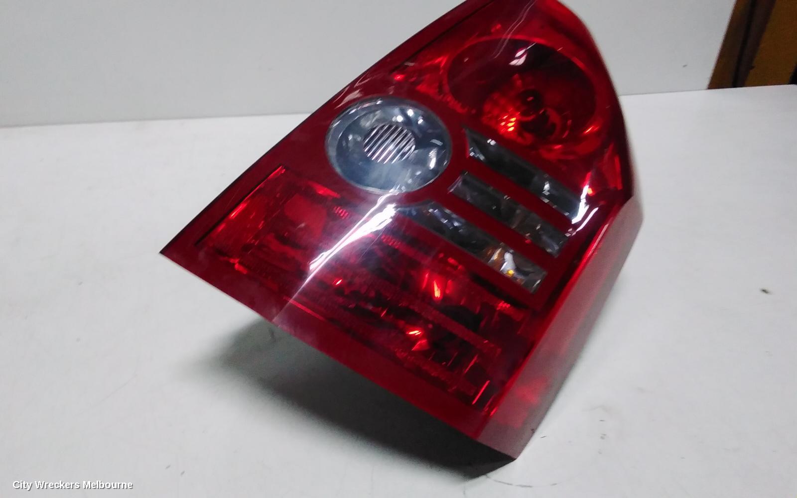 CHRYSLER 300C RIGHT TAILLIGHT, IN BODY, SEDAN, 03/2008 - 12/2011 - Image 2
