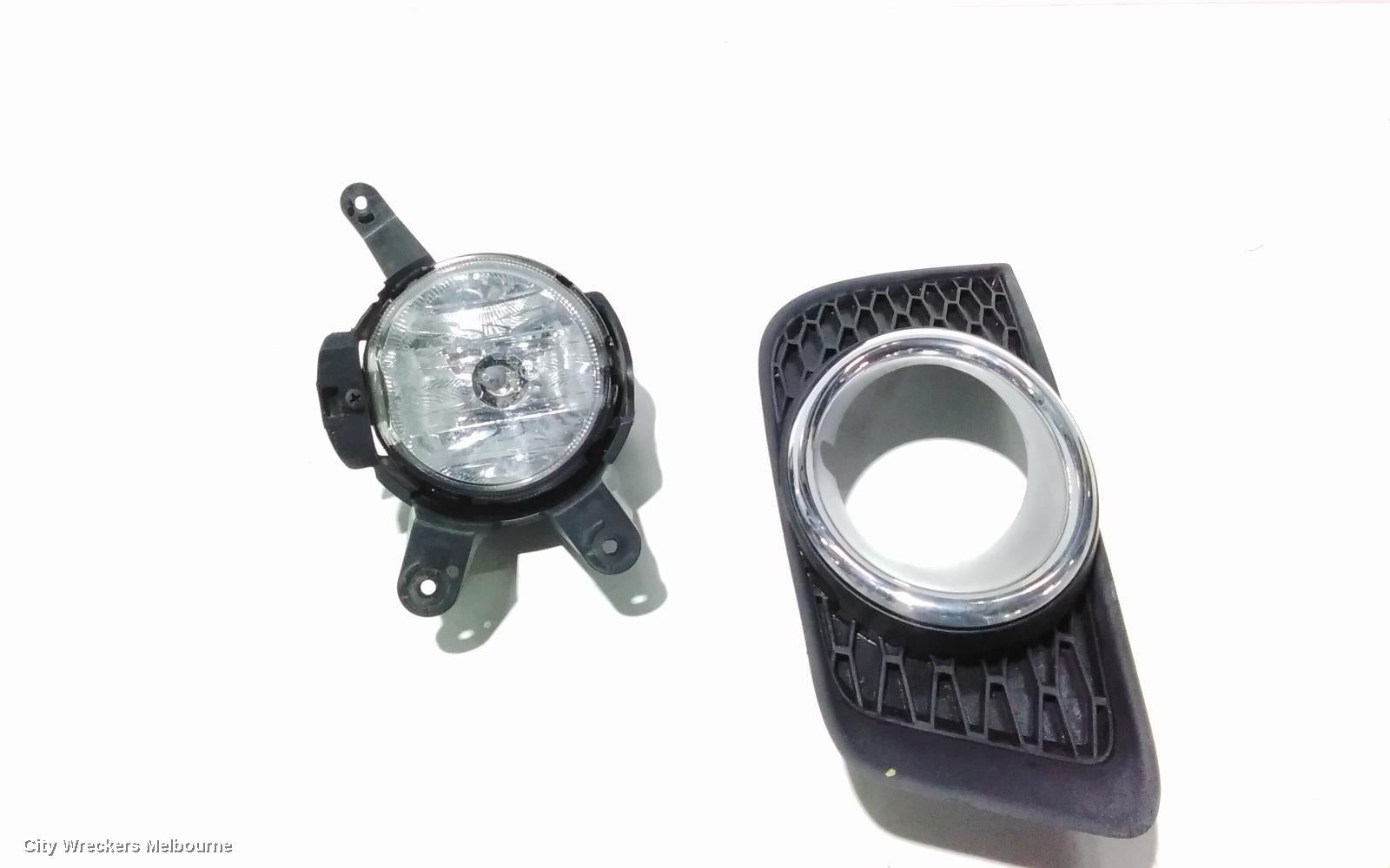 HOLDEN CRUZE LEFT INDICATOR/FOG/SIDE, BUMPER FOGLAMP, JG-JH, 03/2009 - 12/2014 - Image 2