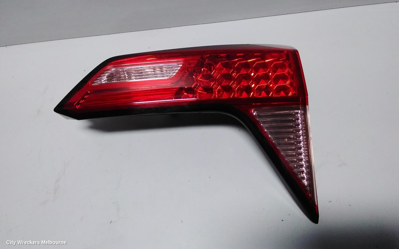 HONDA HRV REAR GARNISH, TAILGATE LAMP (RH SIDE), RU5, VTI, LED, NON OPTICAL GUIDE TYPE, 12/2014 - 06/2018 - Image 3