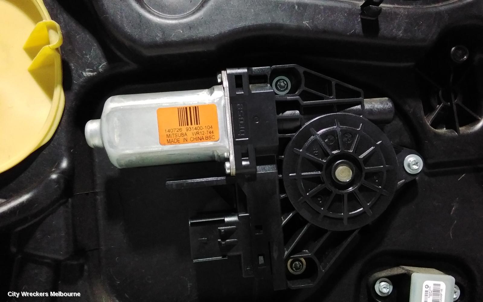 JEEP CHEROKEE LEFT FRONT WINDOW REG/MOTOR, KL, 02/2014 ONWARDS - Image 2