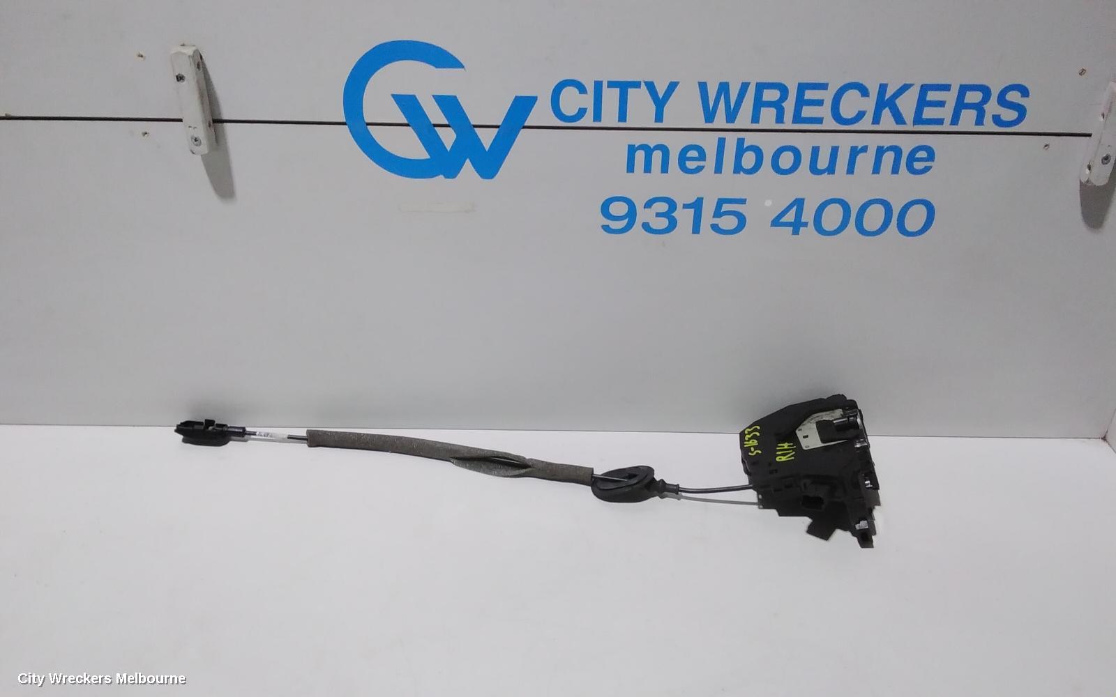 RENAULT CLIO DOOR/BOOT/GATE LOCK, RIGHT  FRONT DOOR LOCK, P/N 805004945R, X98, 09/2013 - 10/2019 - Image 1