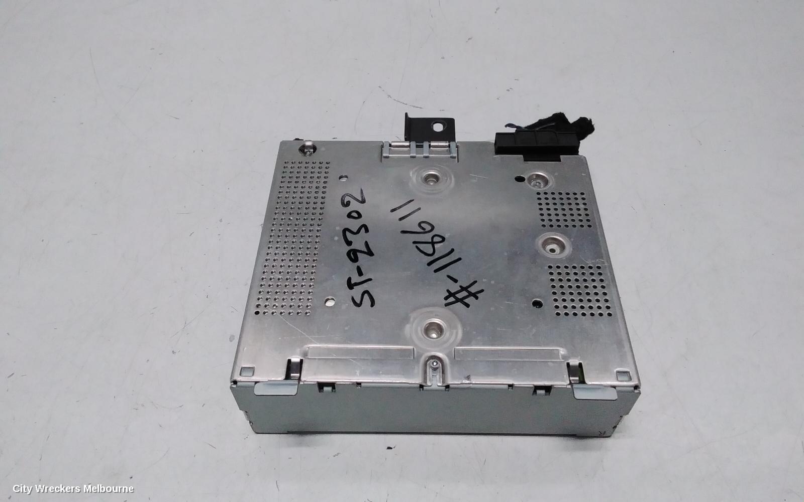 BMW 3 SERIES RADIO/CD/DVD/SAT/TV, BM53 RADIO MODULE IN BOOT, FLAT PIN TYPE, E46, 09/2001 - 07/2006 - Image 1