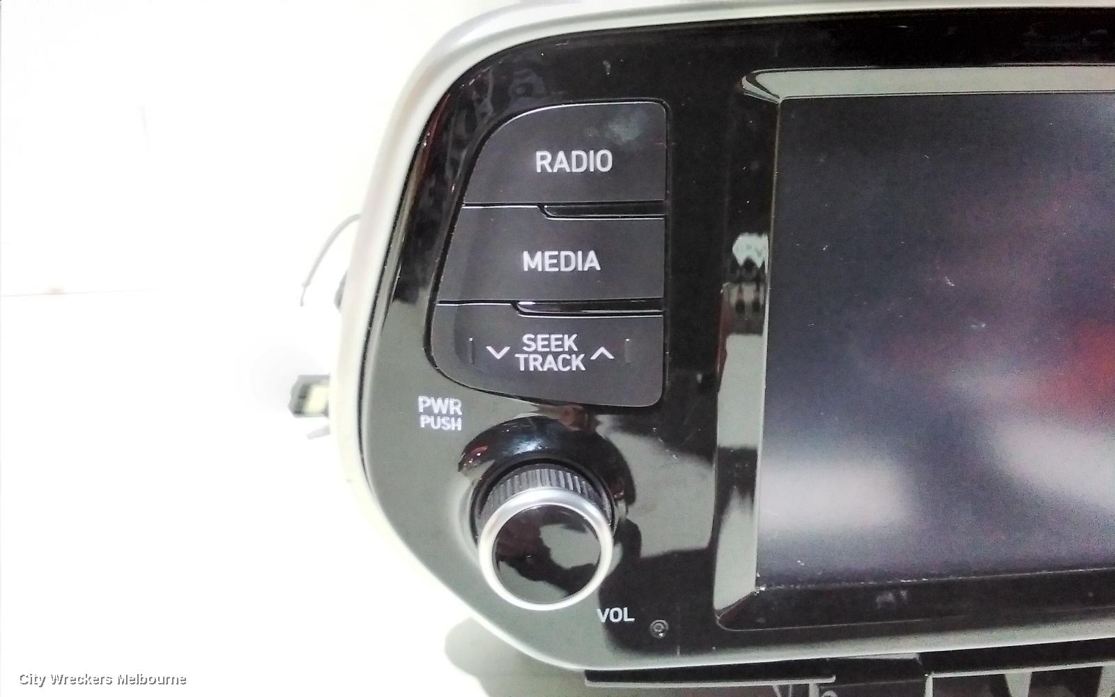 HYUNDAI TUCSON RADIO/CD/DVD/SAT/TV, 7IN TOUCHSCREEN, TL, 06/2018 - 01/2021 - Image 3