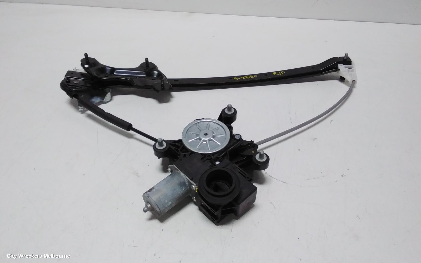 LEXUS UX RIGHT FRONT WINDOW REG/MOTOR, X10, 10/2018 ONWARDS - Image 2