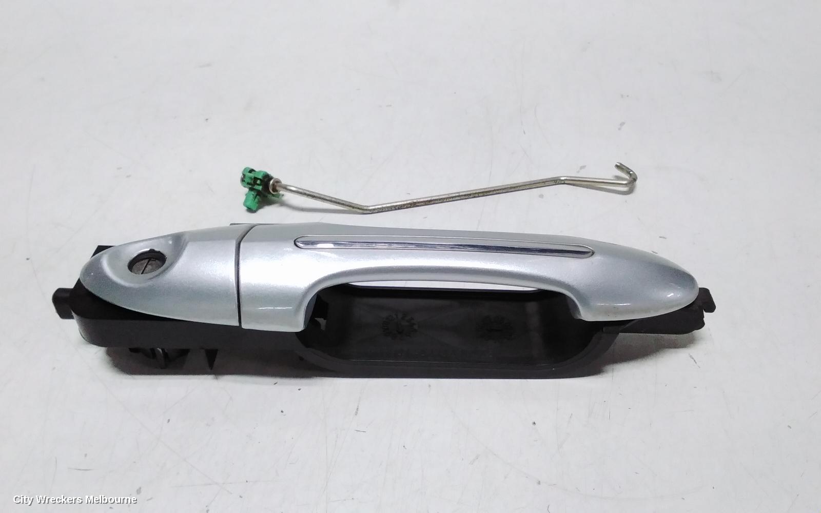 FORD ESCAPE DOOR HANDLE, OUTER, RH FRONT, ZC-ZD, 04/2006 - 01/2012 - Image 2