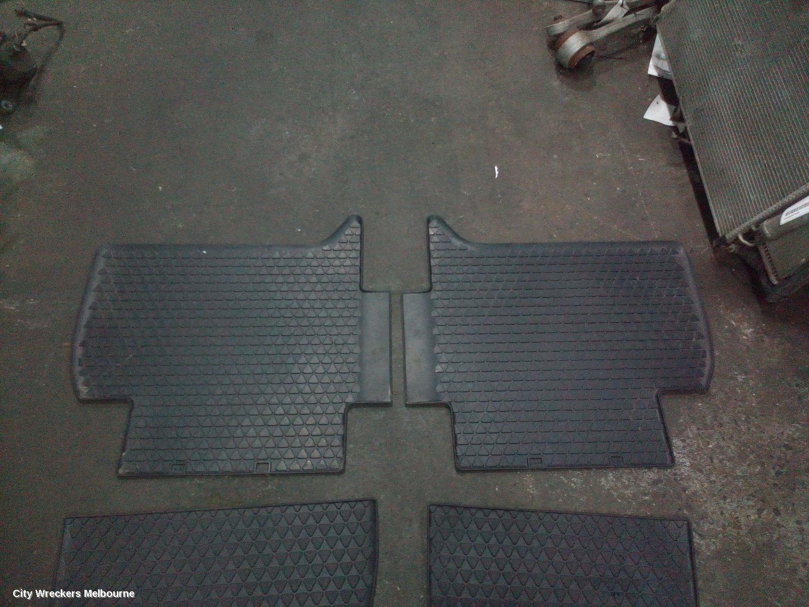 VOLKSWAGEN AMAROK FLOOR MATS, 2H, 02/2011 - 09/2022 - Image 3