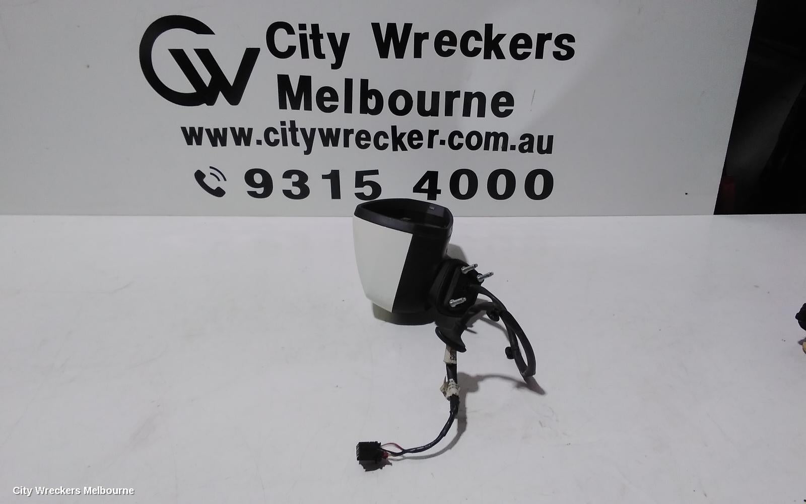 AUDI A3 RIGHT DOOR MIRROR, 8V, A3, SEDAN, MANUAL FOLD, NON LANE CHANGE ASSIST TYPE (6XC/7Y0), 11/2013 - 10/2020 - Image 2