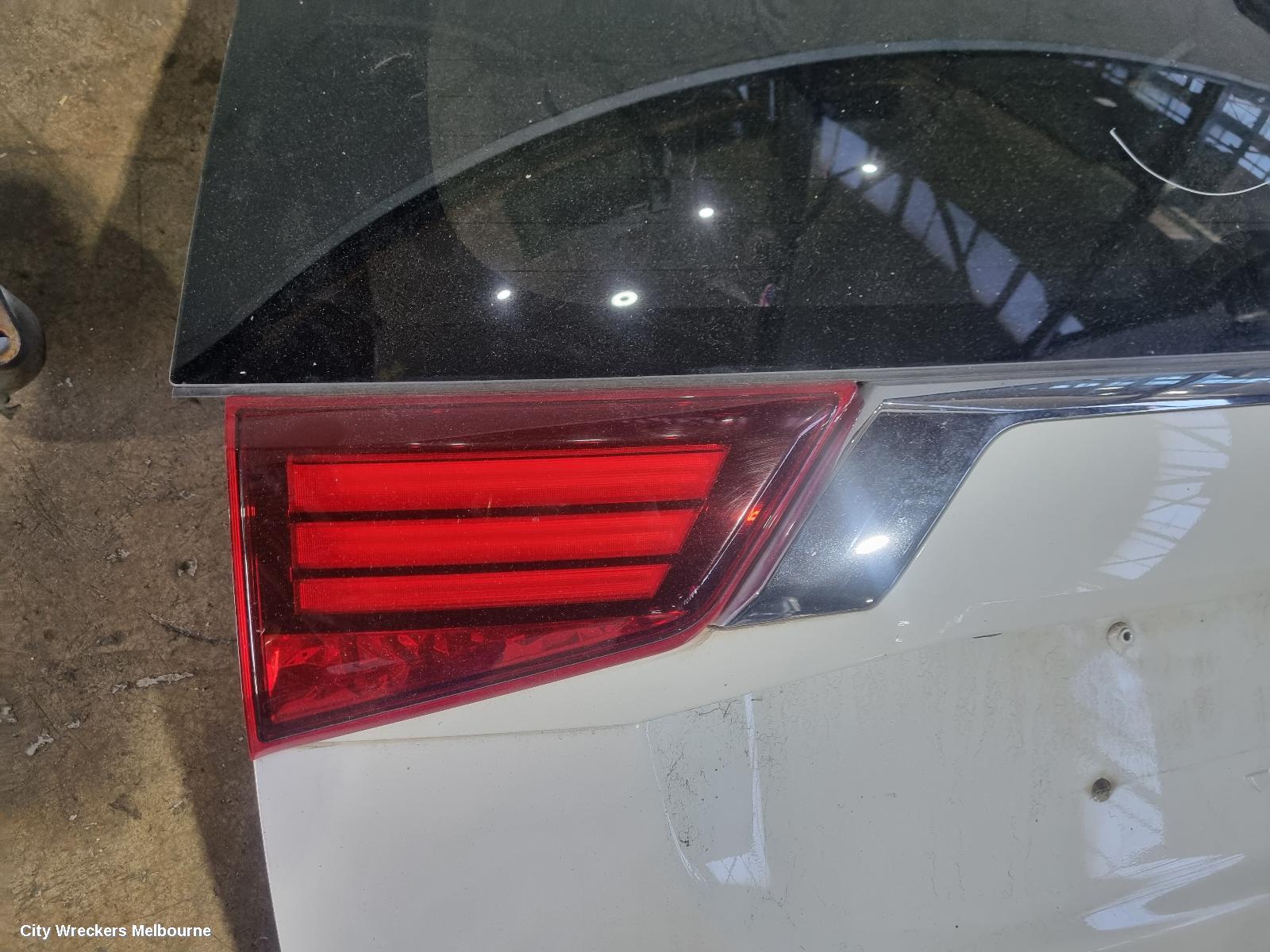MITSUBISHI OUTLANDER REAR GARNISH, TAILGATE LAMP (LH SIDE), ZK-ZL, 04/2015 - 07/2021 - Image 2