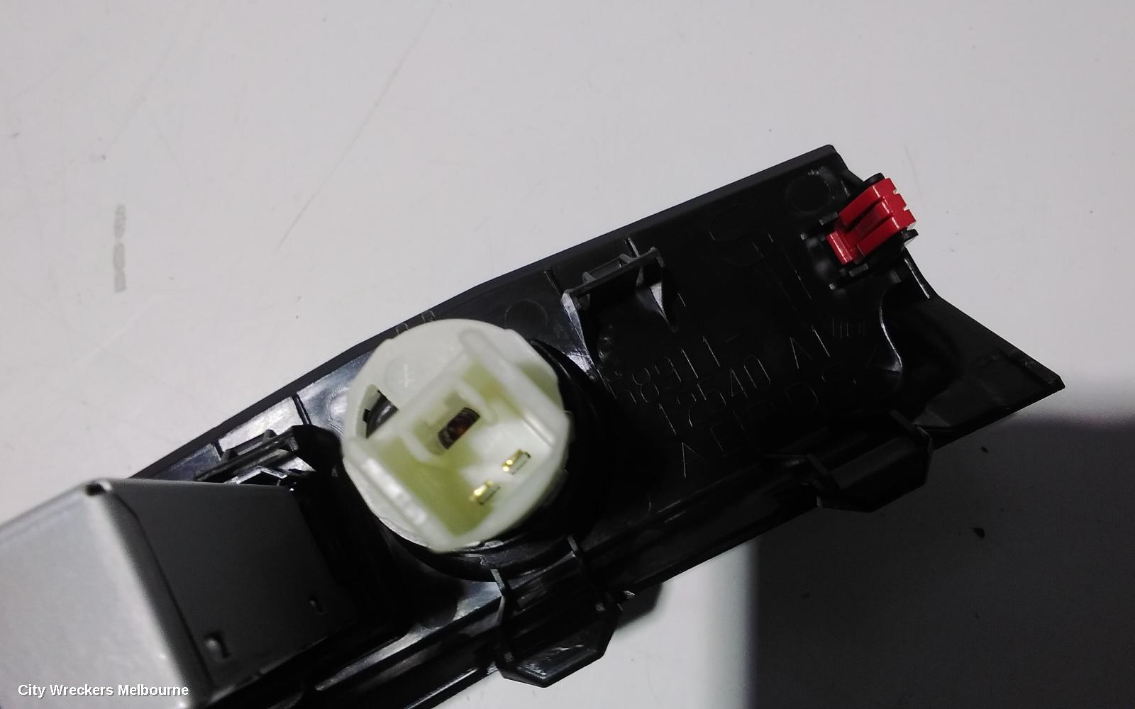 TOYOTA COROLLA, E210, 07/2018 ONWARDS, 85532-12010 POWER PORT W/ USB ASSY: 90644 - Image 3