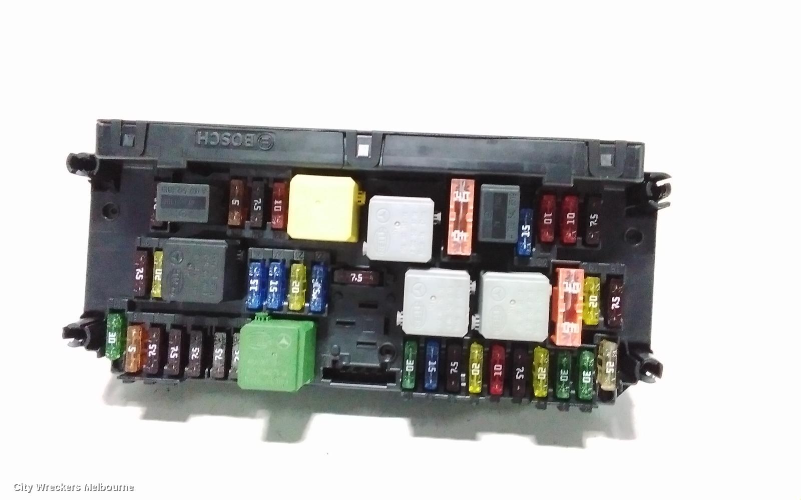 MERCEDES C CLASS FUSE BOX, ENGINE BAY, DIESEL, W204/S204/C204, 07/2007 - 01/2015 - Image 2