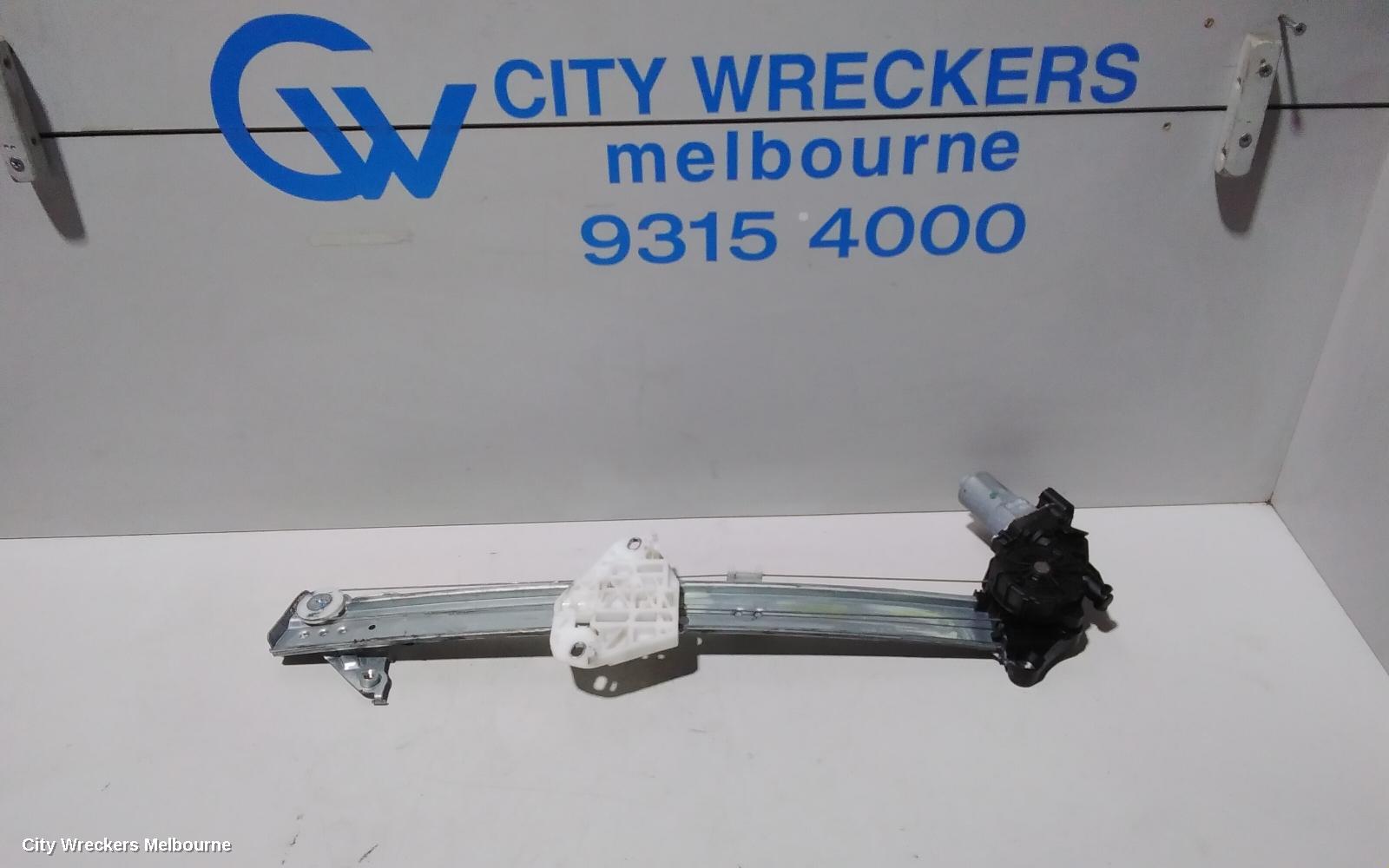 HONDA HRV RIGHT FRONT WINDOW REG/MOTOR, RU, 12/2014 - 10/2021 - Image 1