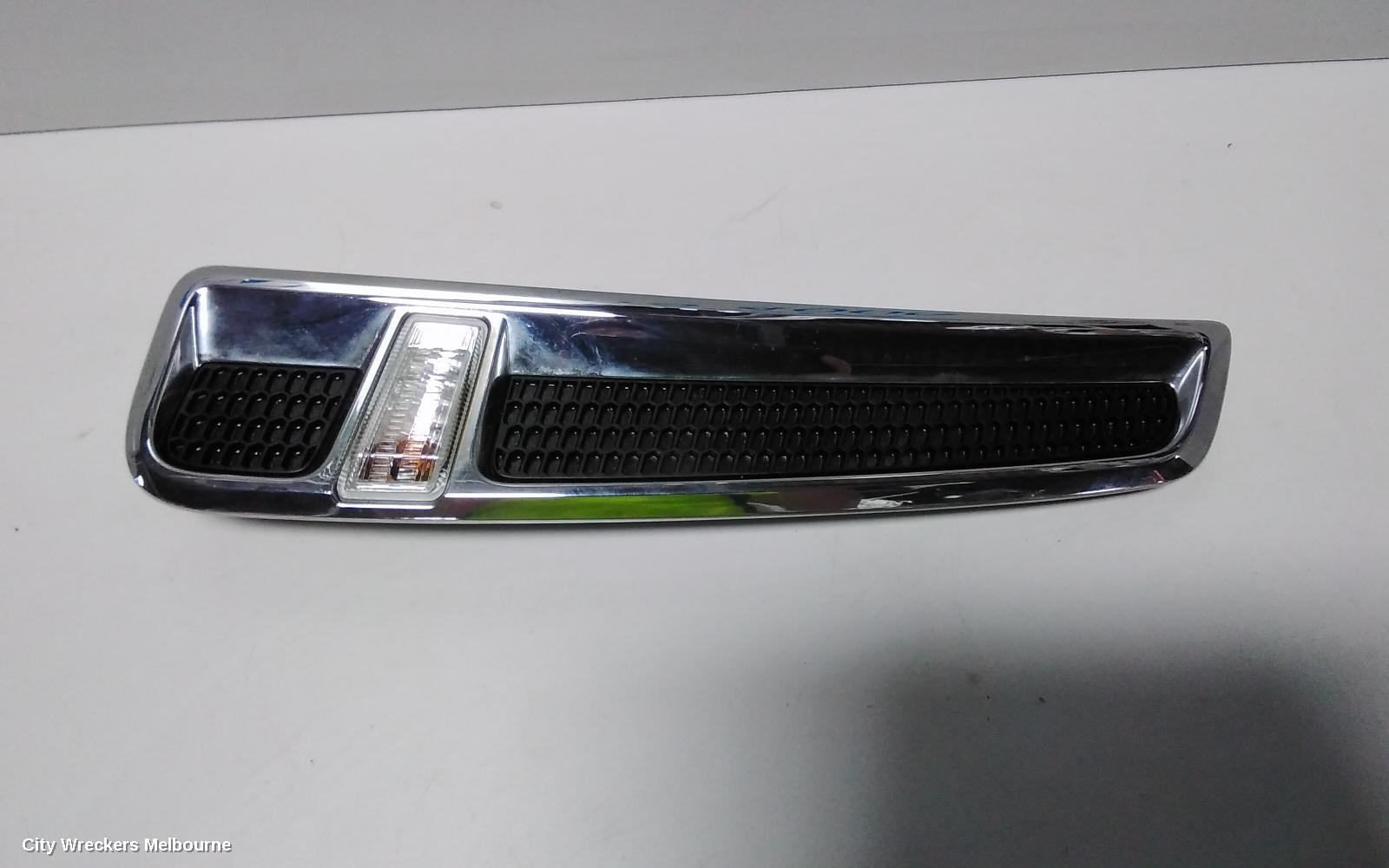 HOLDEN COMMODORE LEFT INDICATOR/FOG/SIDE, GUARD FLASHER (REPEATER), VF, 05/2013 - 12/2017 - Image 3