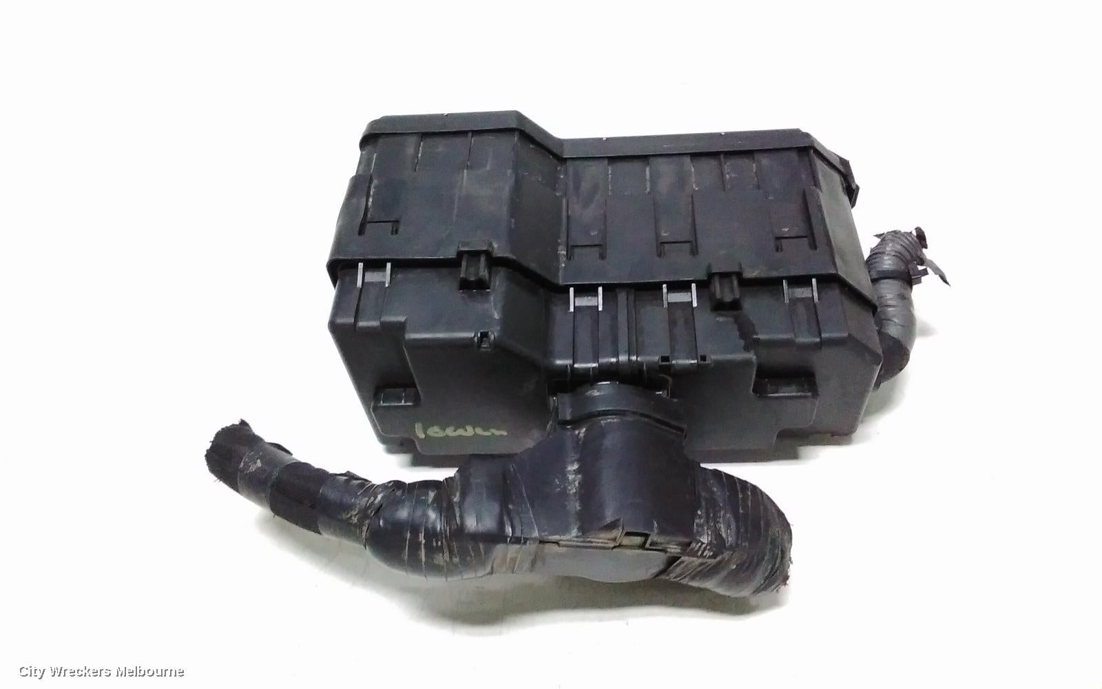 TOYOTA HIACE FUSE BOX, ENGINE BAY, DIESEL, KDH, 09/2006 - 04/2019 - Image 2
