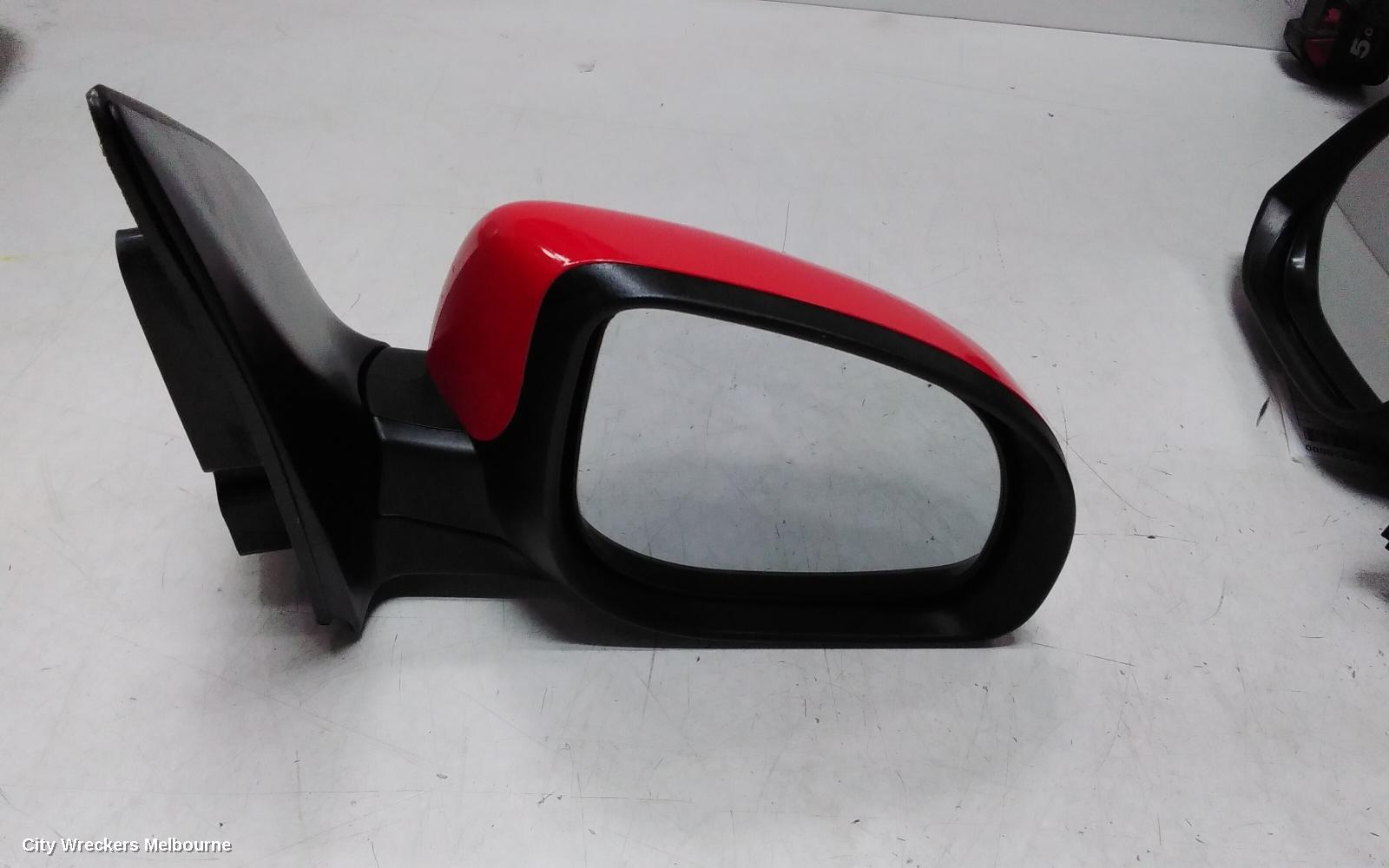 HYUNDAI I20 RIGHT DOOR MIRROR, PB, POWER FOLDING, W/ FLASHER TYPE, 03/2012 - 12/2015 - Image 1