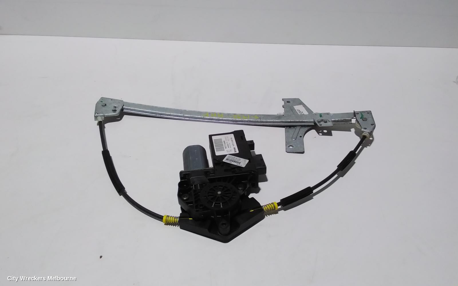PEUGEOT 307 RIGHT FRONT WINDOW REG/MOTOR, T5, POWER, 5DR HATCH, 12/2001 - 09/2005 - Image 1