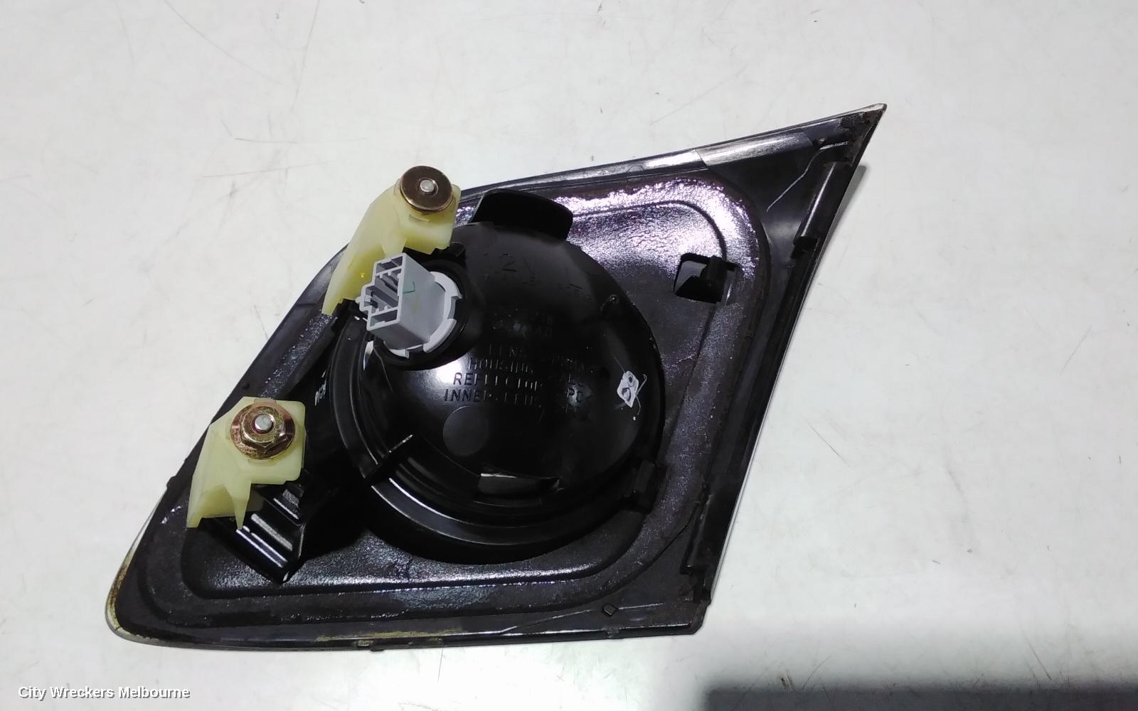 MAZDA 3 REAR GARNISH, TAILGATE LAMP (LH SIDE), 2.3, HATCH, BK, 10/2003 - 06/2006 - Image 3
