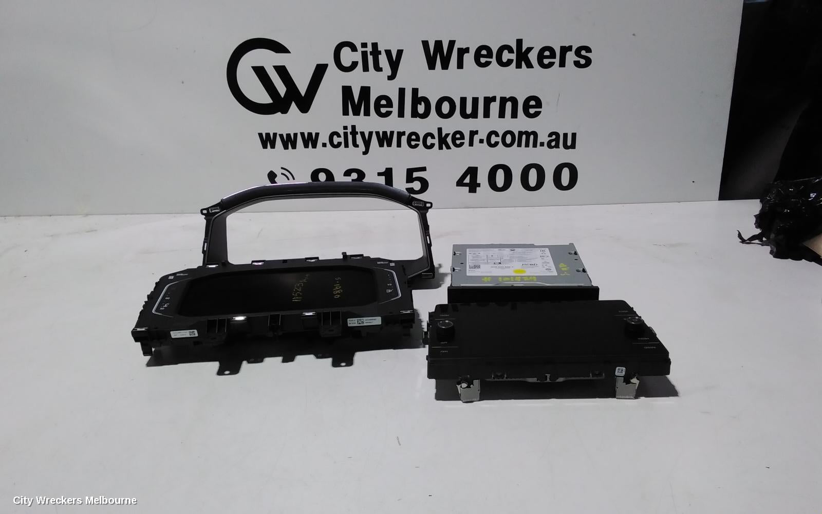 VOLKSWAGEN T-ROC RADIO/CD/DVD/SAT/TV, DISPLAY UNIT, DISCOVER MEDIA (SAT NAV TYPE), 8IN, A1, 03/2020 ONWARDS-07/2022 - Image 2