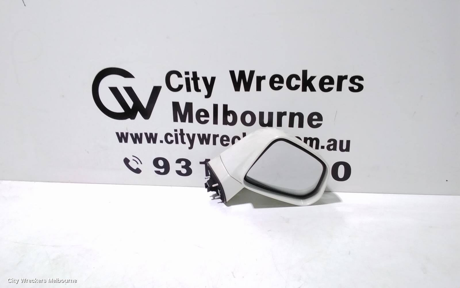 HOLDEN CAPTIVA RIGHT DOOR MIRROR, CG, NON HEATED, NON INDICATOR TYPE, 3 PIN TYPE, CAPTIVA 5 TYPE, 03/2011 - 09/2015 - Image 1