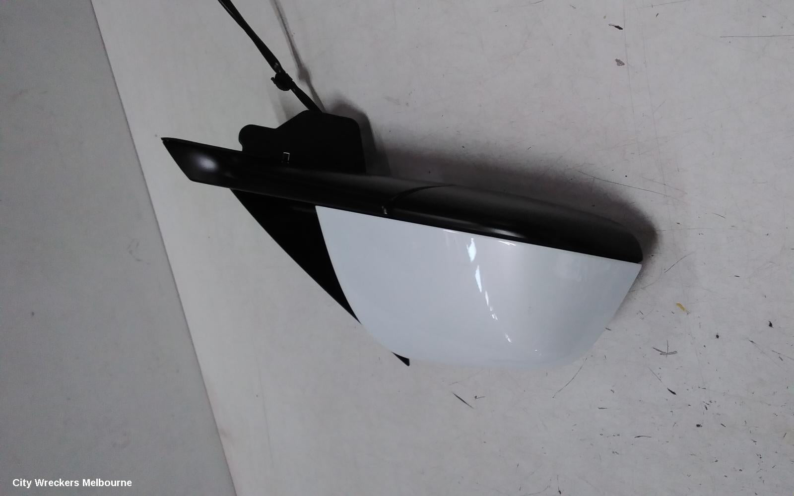 TESLA MODEL Y RIGHT DOOR MIRROR, 1ST GEN, POWER FOLD, 03/2022 ONWARDS - Image 3