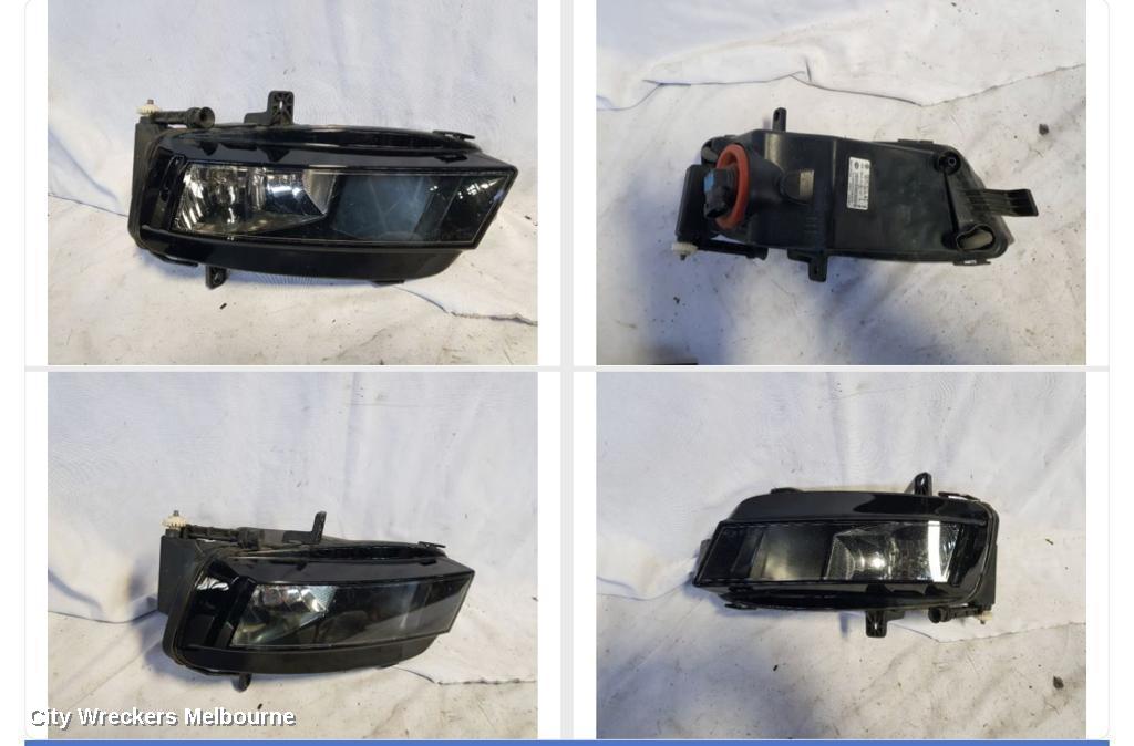 VOLKSWAGEN GOLF LEFT INDICATOR/FOG/SIDE, FOGLAMP BRACKET, GEN 6, STANDARD TYPE, 12/2008 - 03/2013 - Image 1