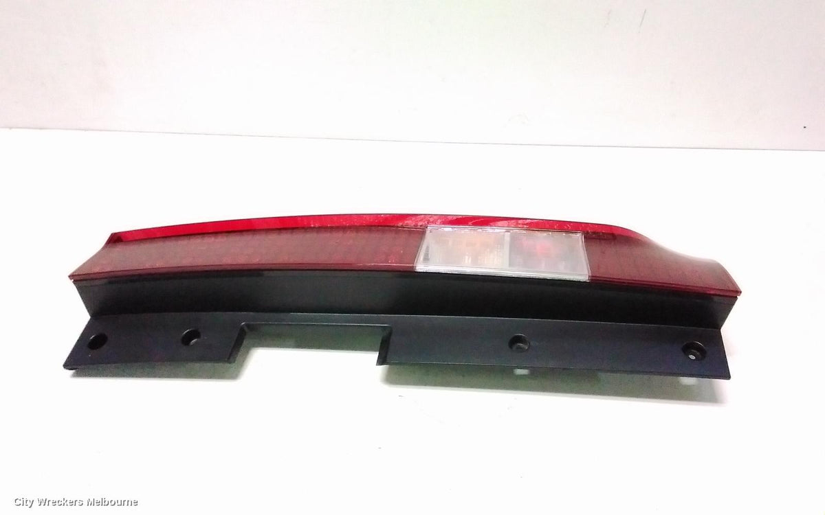 HYUNDAI STARIA RIGHT TAILLIGHT, IN BODY, NON LED TYPE, VAN, LOWER, US4, 04/2021 ONWARDS - Image 1