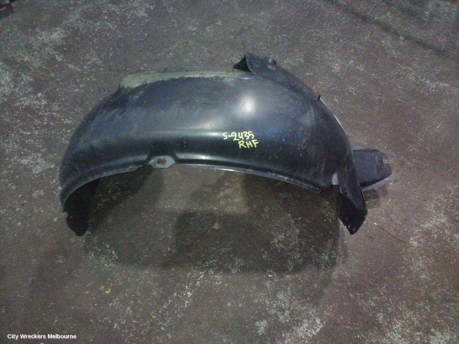 VOLKSWAGEN GOLF RIGHT GUARD LINER, GEN 6, HATCH/CABRIO, 10/2008 - 01/2016 - Image 1