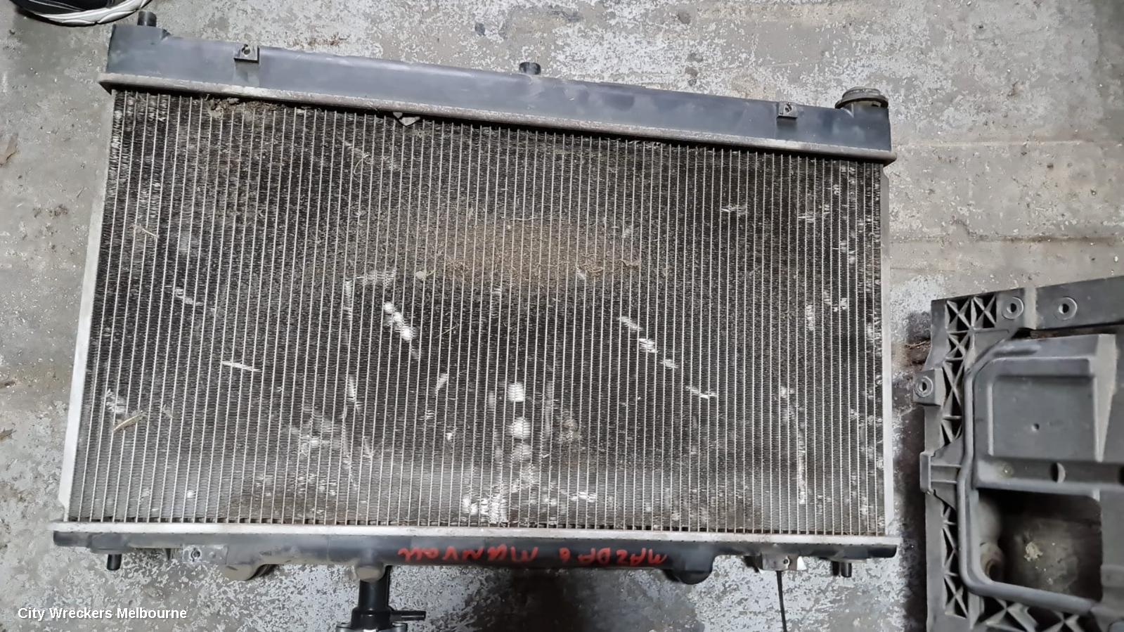 MAZDA 6 RADIATOR, MANUAL, 2.3, PETROL, HAS 2 "FORK" + 1 "PIN" MOUNT POINTS ON BOTTOM TANK, GG/GY, 09/2002 - 02/2008 - Image 3