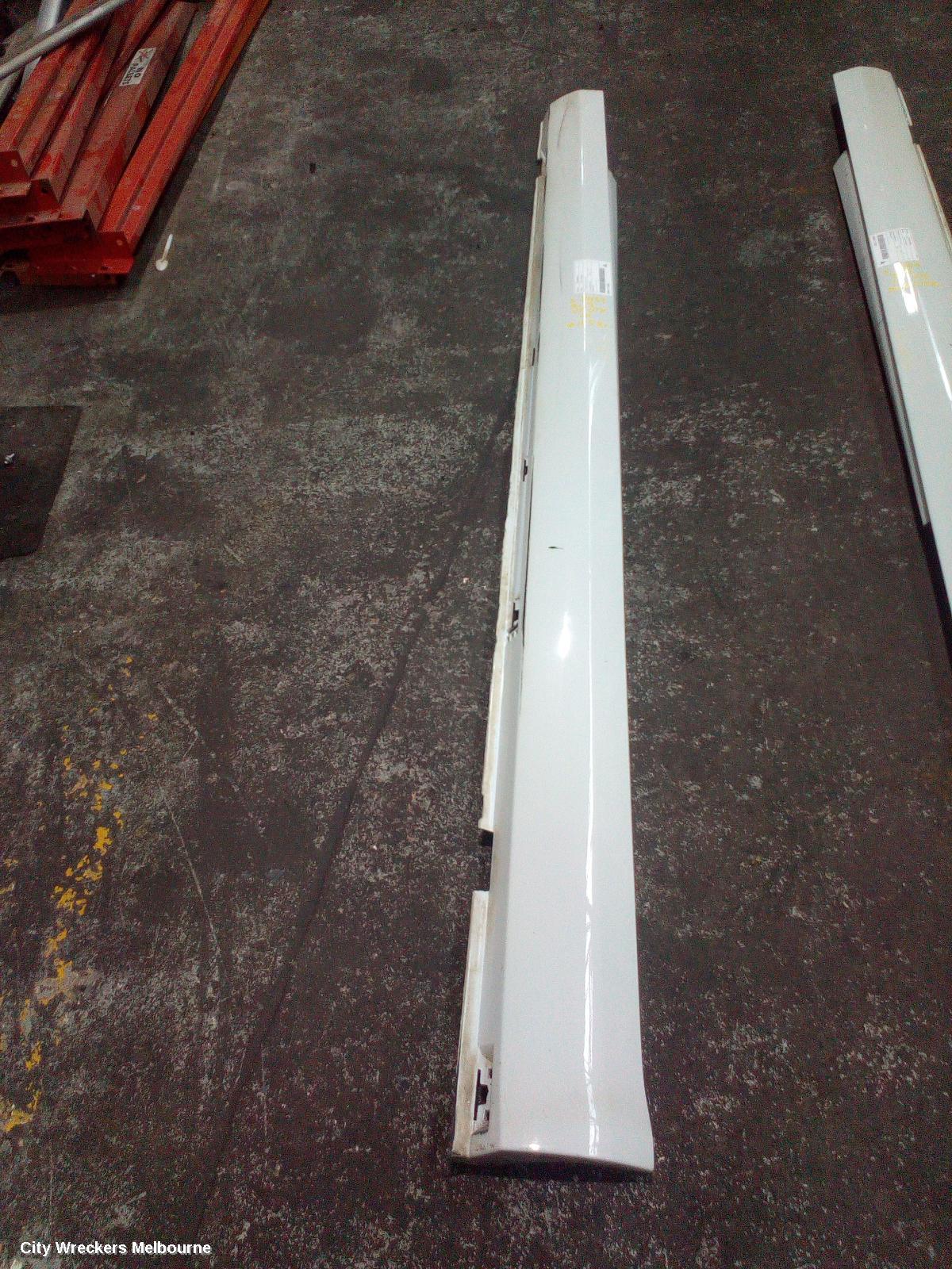 HOLDEN COMMODORE SIDE STEP/SKIRT, VF, LH SIDE, UTE, 05/2013 - 12/2017 - Image 2