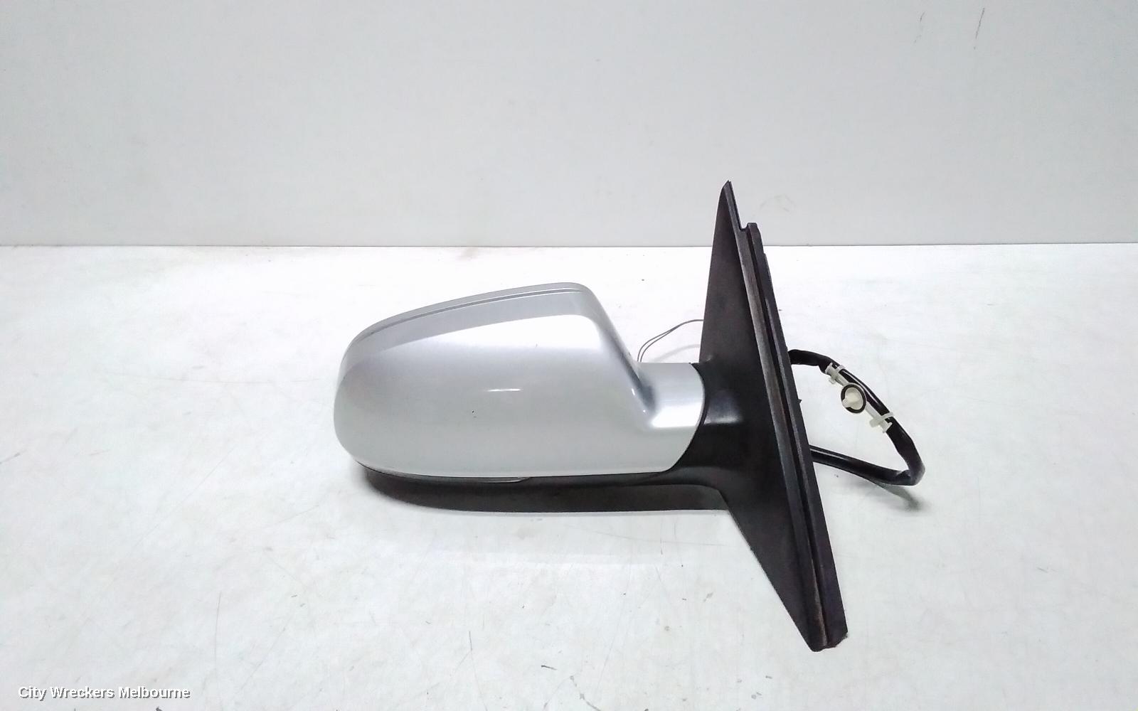 AUDI A4 RIGHT DOOR MIRROR, B8 8K, A4, MANUAL FOLD, NO LANE CHANGE ASSIST TYPE, 1 PLUG (6 WIRE), 02/2008 - 05/2009 - Image 1