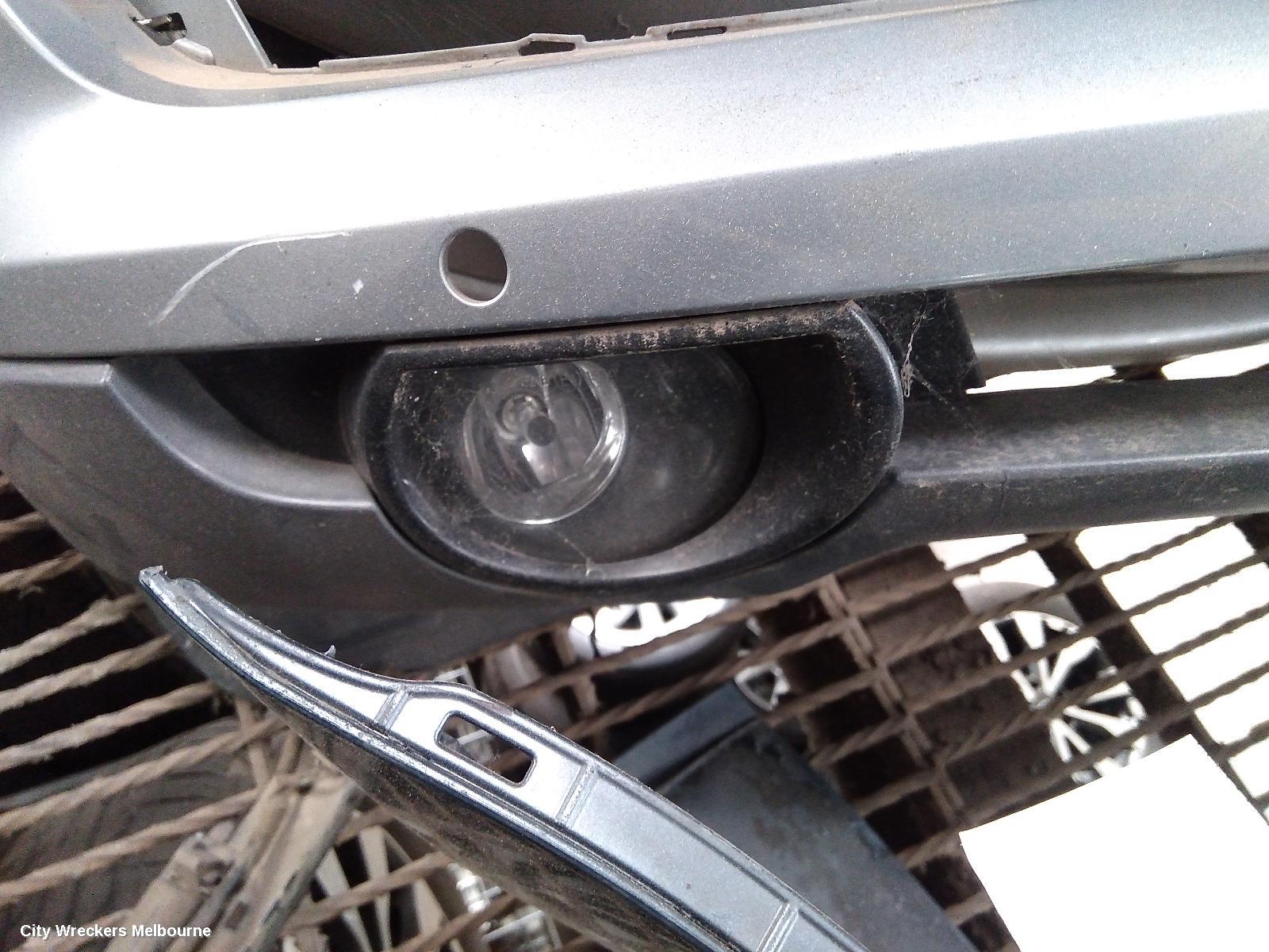 AUDI Q7 RIGHT INDICATOR/FOG/SIDE, BUMPER FOGLAMP, 4L, 09/2006 - 06/2009 - Image 1