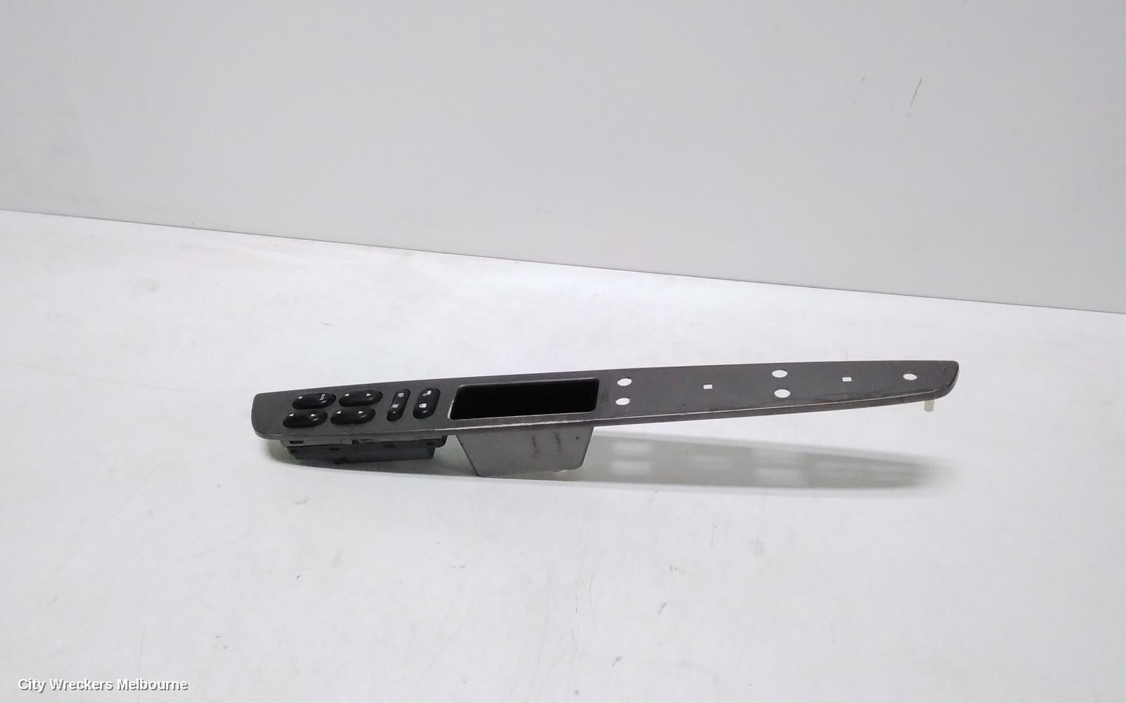 FORD ESCAPE PWR DR WIND SWITCH, RH FRONT (MASTER SWITCH), ZC, 04/2006 - 03/2008 - Image 1