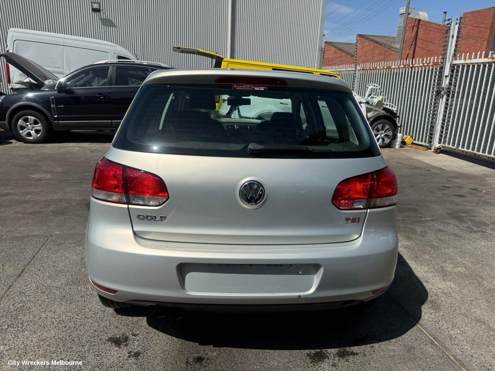 VOLKSWAGEN GOLF RIGHT DOOR MIRROR, GEN 6, HATCH, MANUAL FOLD, NON MEMORY TYPE (6XN), 6 WIRE, 10/2008 - 03/2013 - Image 1