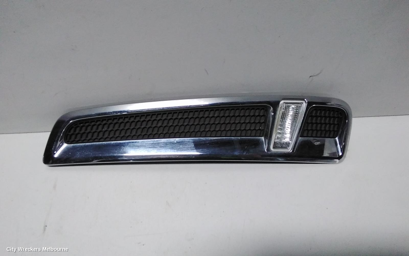 HOLDEN COMMODORE LEFT INDICATOR/FOG/SIDE, GUARD FLASHER (REPEATER), VF, 05/2013 - 12/2017 - Image 2