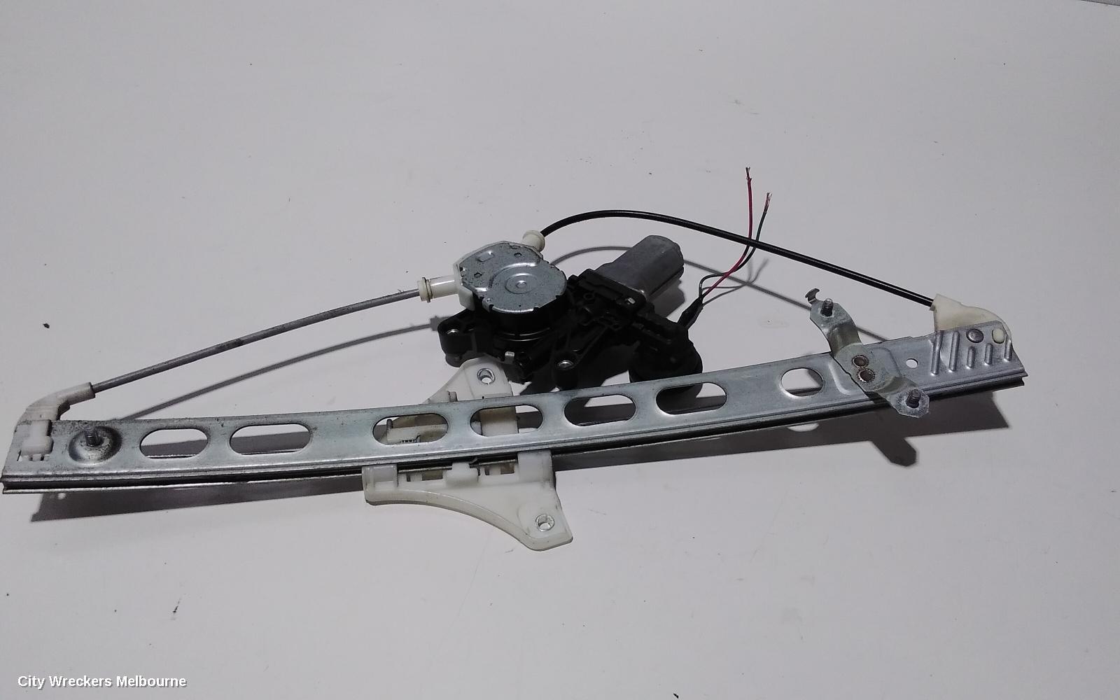 SUZUKI SWIFT RIGHT FRONT WINDOW REG/MOTOR, FZ, POWER, 08/2010 - 03/2017 - Image 3