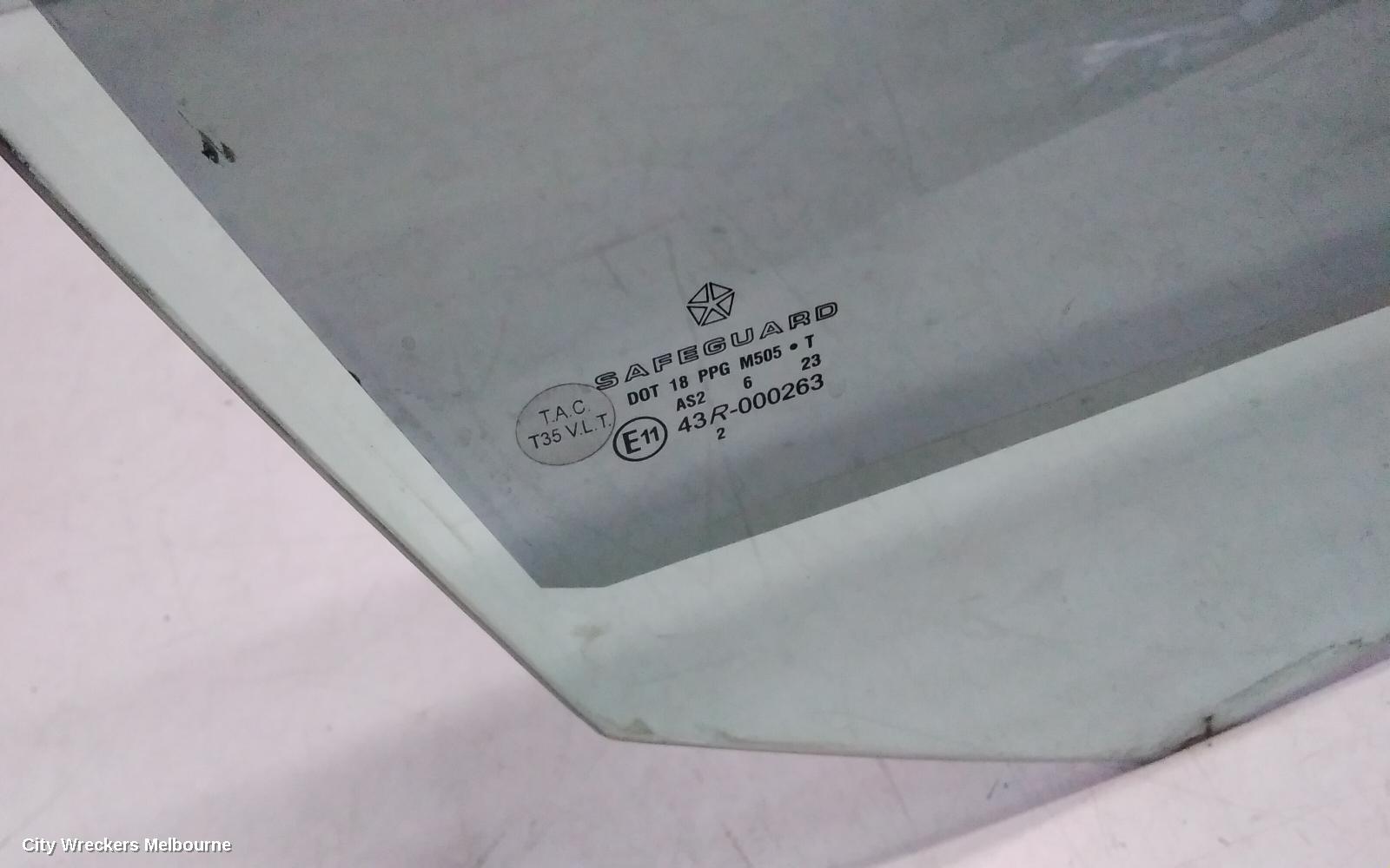 CHRYSLER 300C RIGHT FRONT DOOR WINDOW, 11/2005 - 12/2011 - Image 3