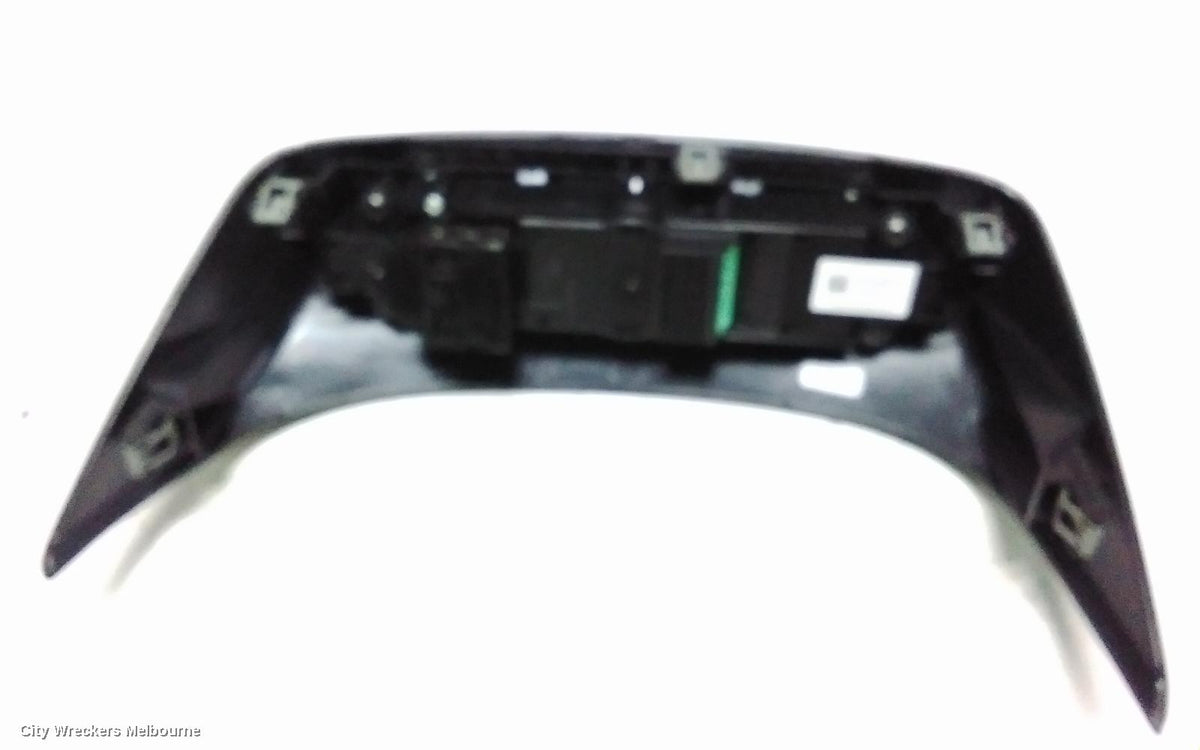 VOLVO XC40 RADIO/CD/DVD/SAT/TV, RADIO CONTROL PANEL, W/ DRIVE MODE TYPE, 02/2018 ONWARDS - Image 3