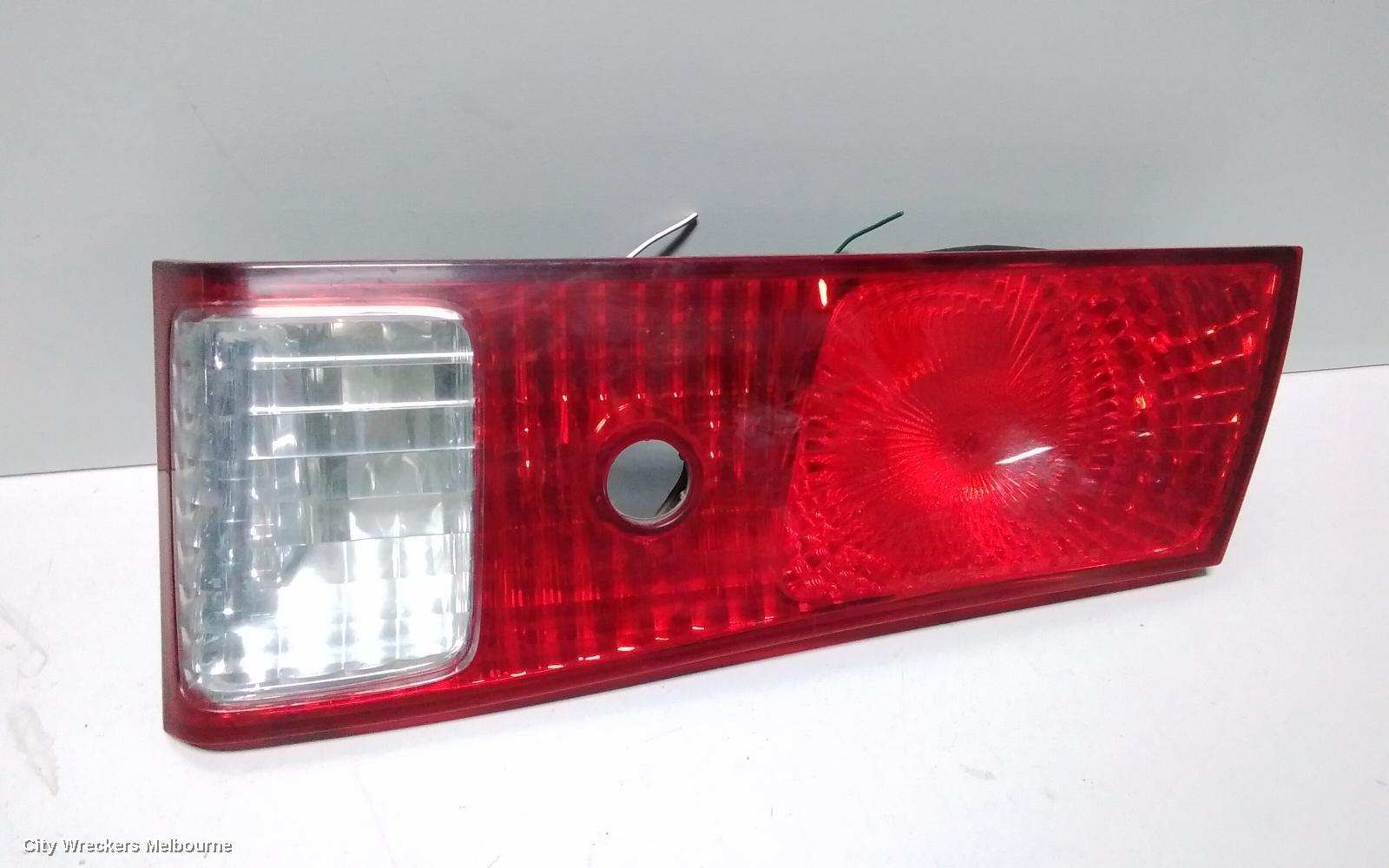 TOYOTA CAMRY REAR GARNISH, BOOTLID LAMP, RH SIDE, SK20, 09/2000 - 08/2002 - Image 2