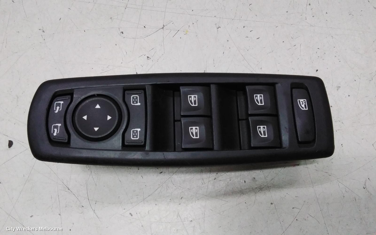 RENAULT MEGANE PWR DR WIND SWITCH, RH FRONT (MASTER SWITCH), X32/B95/K95, 5DR HATCH/WAGON, P/N 809610006R, (FOLDING MIRROR - 1 PLUG TYPE), 09/2010 - 05/2016 - Image 2