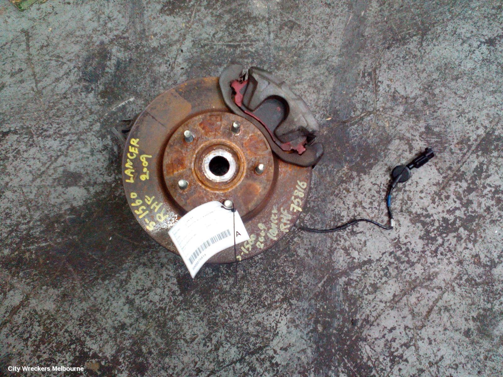 MITSUBISHI LANCER RIGHT FRONT HUB ASSEMBLY, CJ-CF, 07/2007 - 12/2017 - Image 1