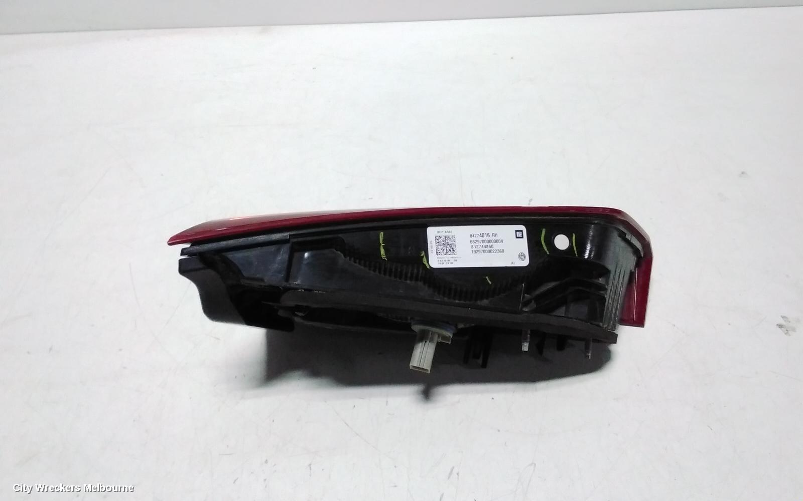 HOLDEN EQUINOX REAR GARNISH, TAILGATE LAMP (RH SIDE), STANDARD TYPE, EQ, 09/2017 - 12/2020 - Image 3