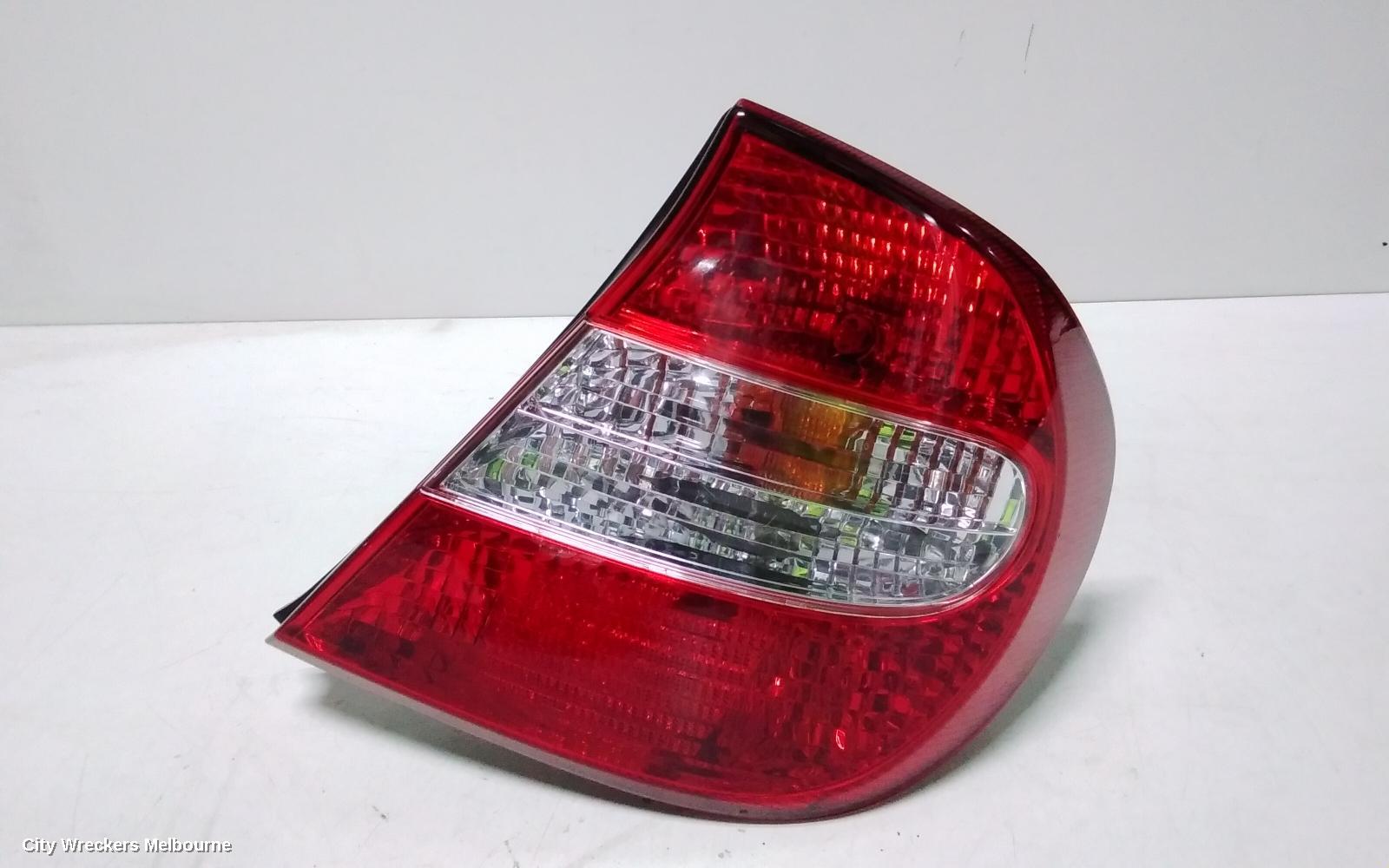 TOYOTA CAMRY RIGHT TAILLIGHT, SK36, REVERSE LAMP IN CENTRE, 08/2002 - 09/2004 - Image 3