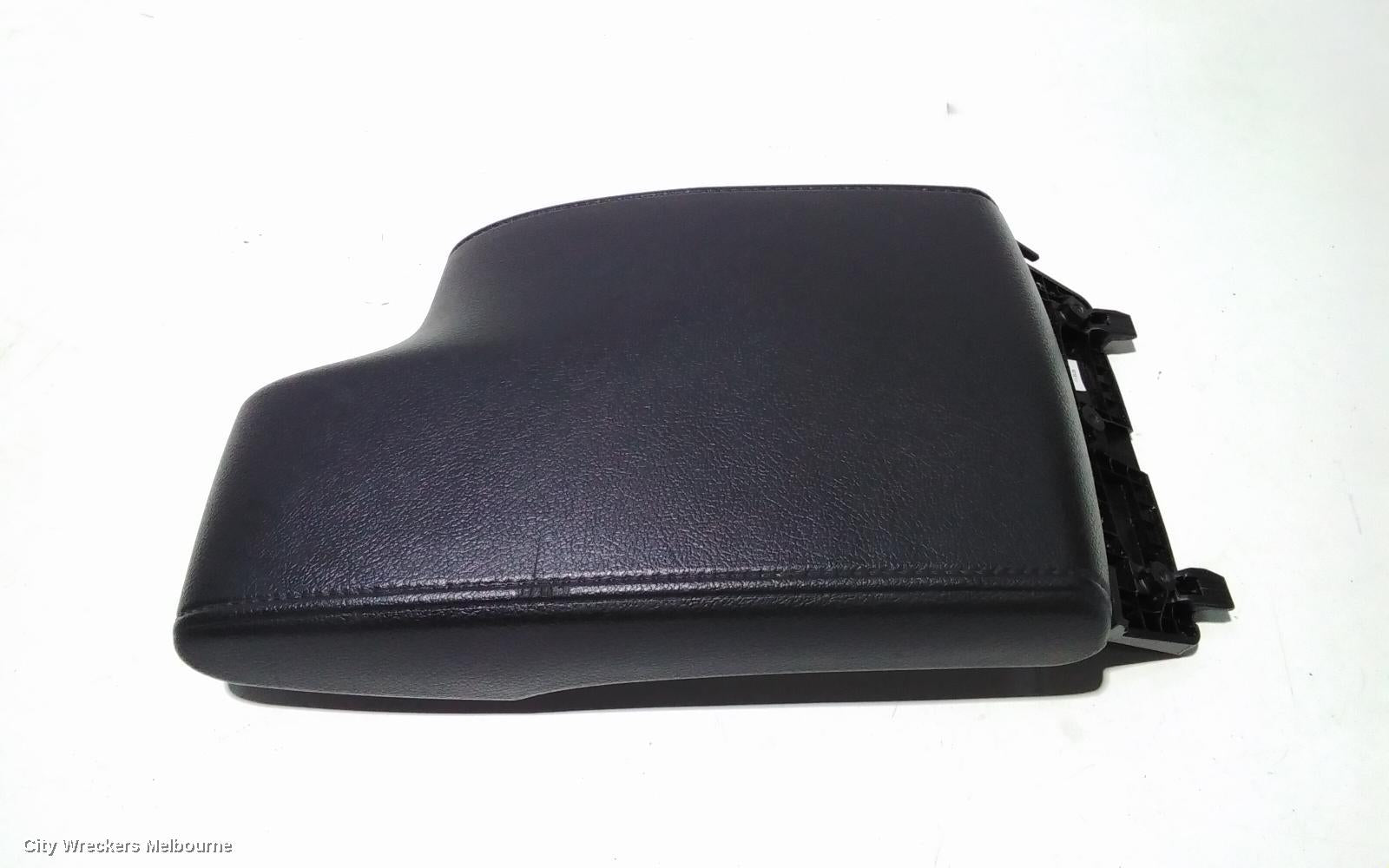 TOYOTA HILUX CONSOLE, AUTO T/M TYPE, 2WD, 09/2015 ONWARDS - Image 2