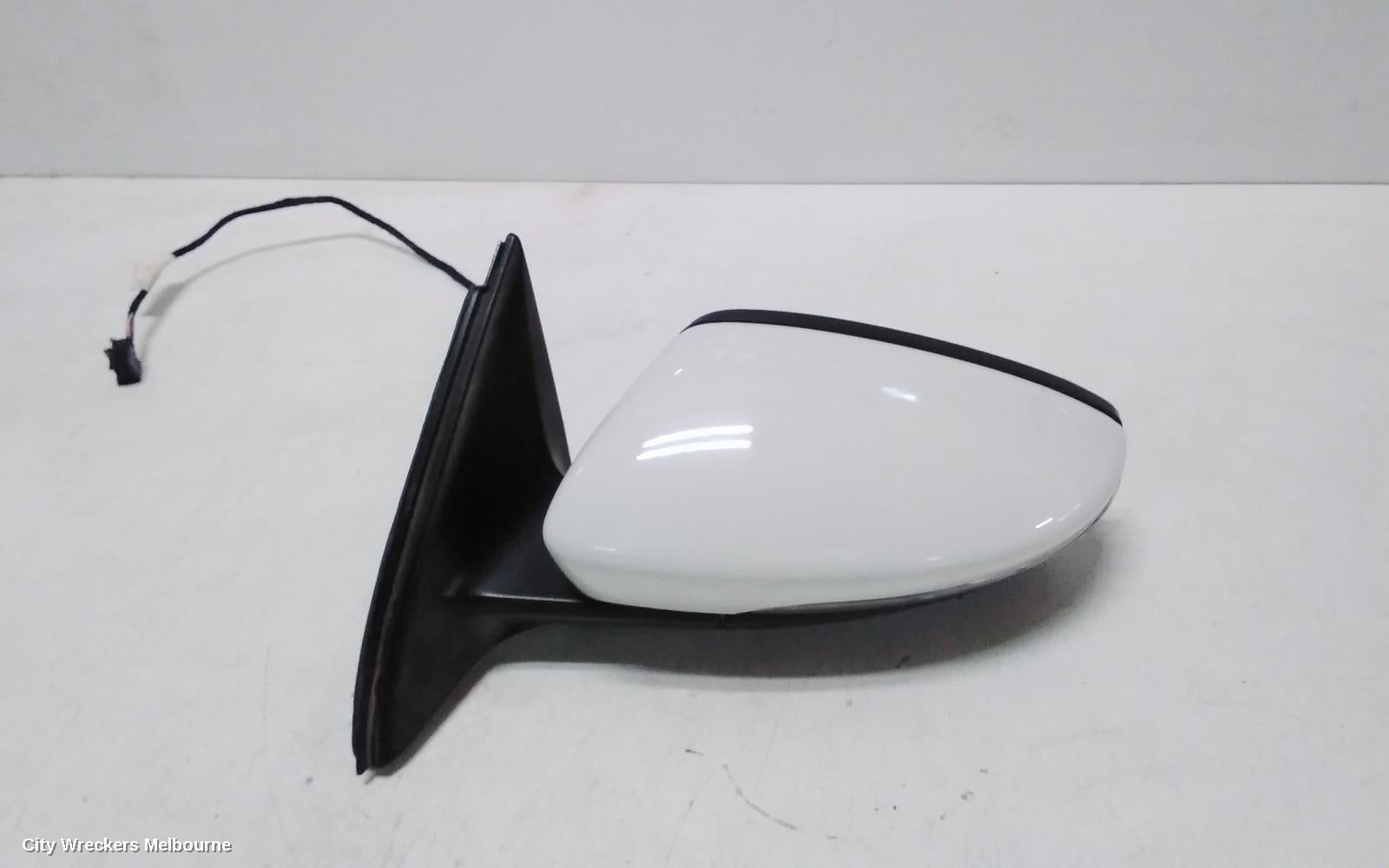 VOLKSWAGEN JETTA LEFT DOOR MIRROR, 1B, MANUAL FOLD, NON MEMORY TYPE (6XN CODE), 02/2011 - 12/2017 - Image 2