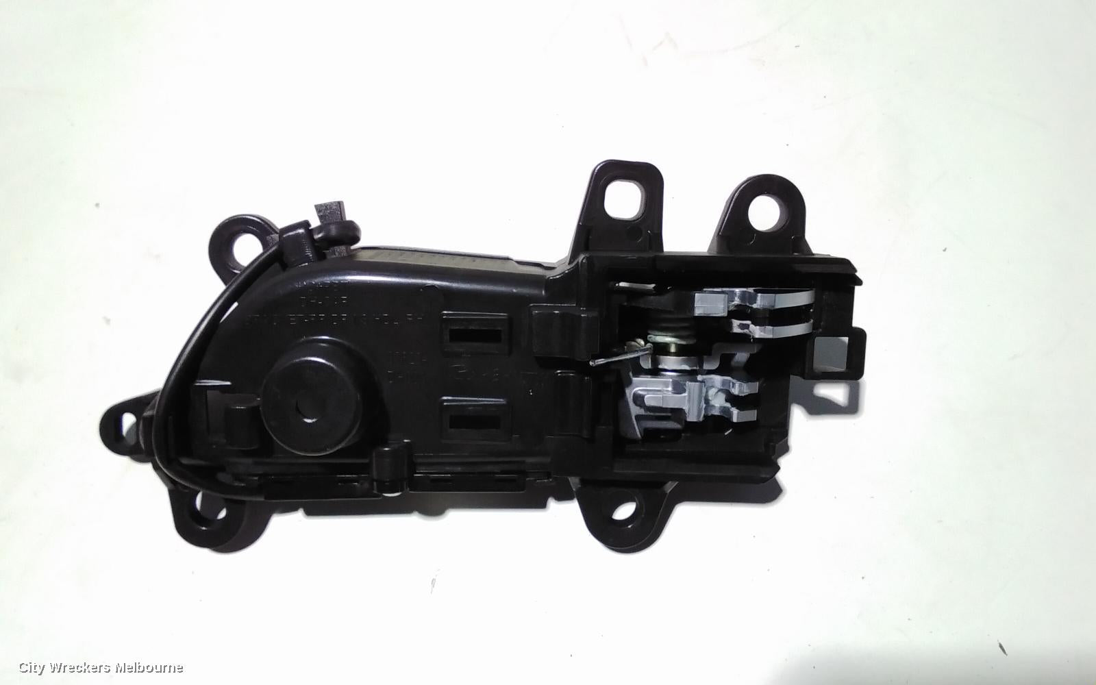 HYUNDAI GENESIS DOOR HANDLE, INNER, RH REAR, DH, 11/2014 - 01/2018 - Image 3